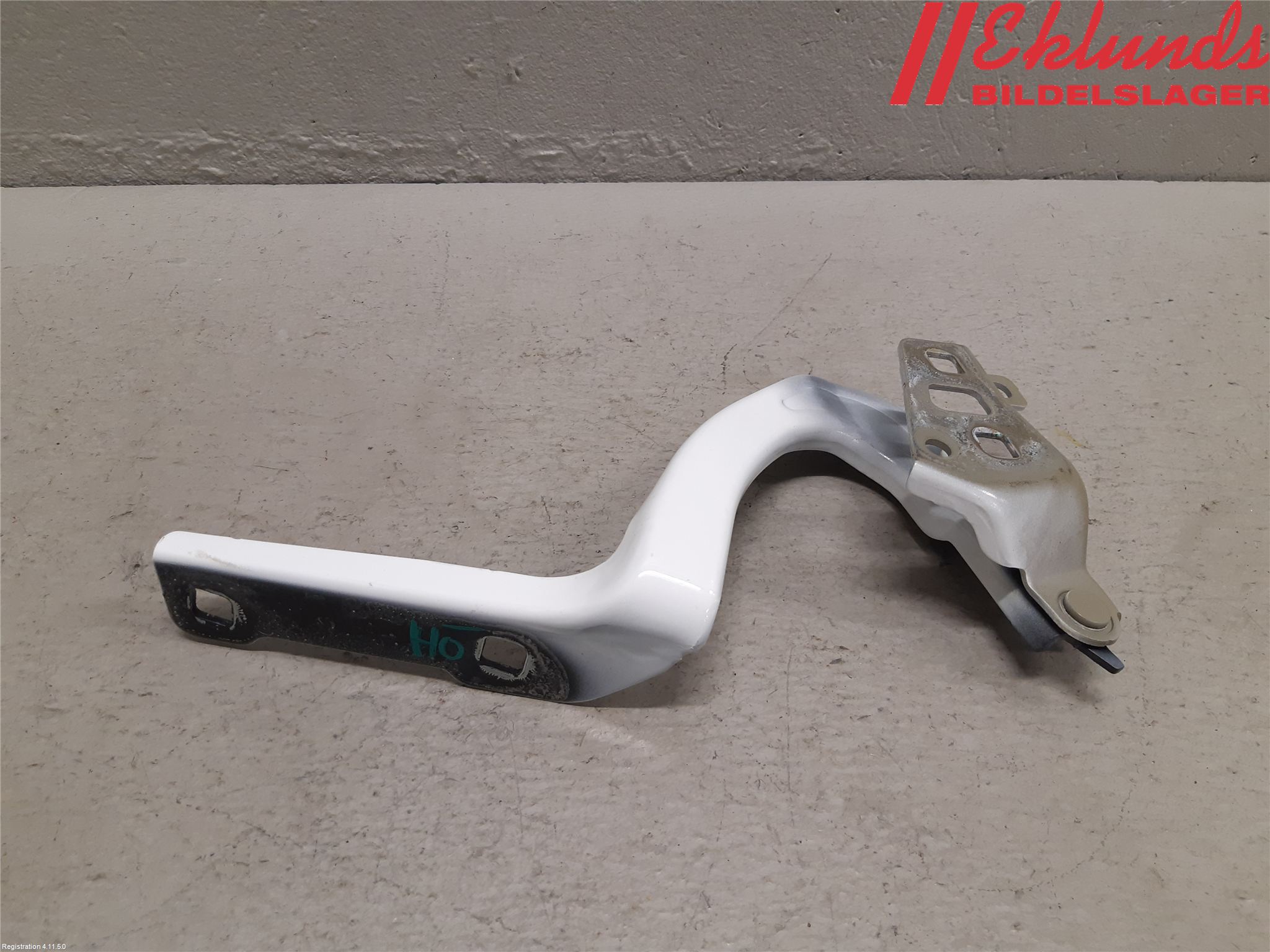 Tesla MODEL Y 21- Huvgångjärn