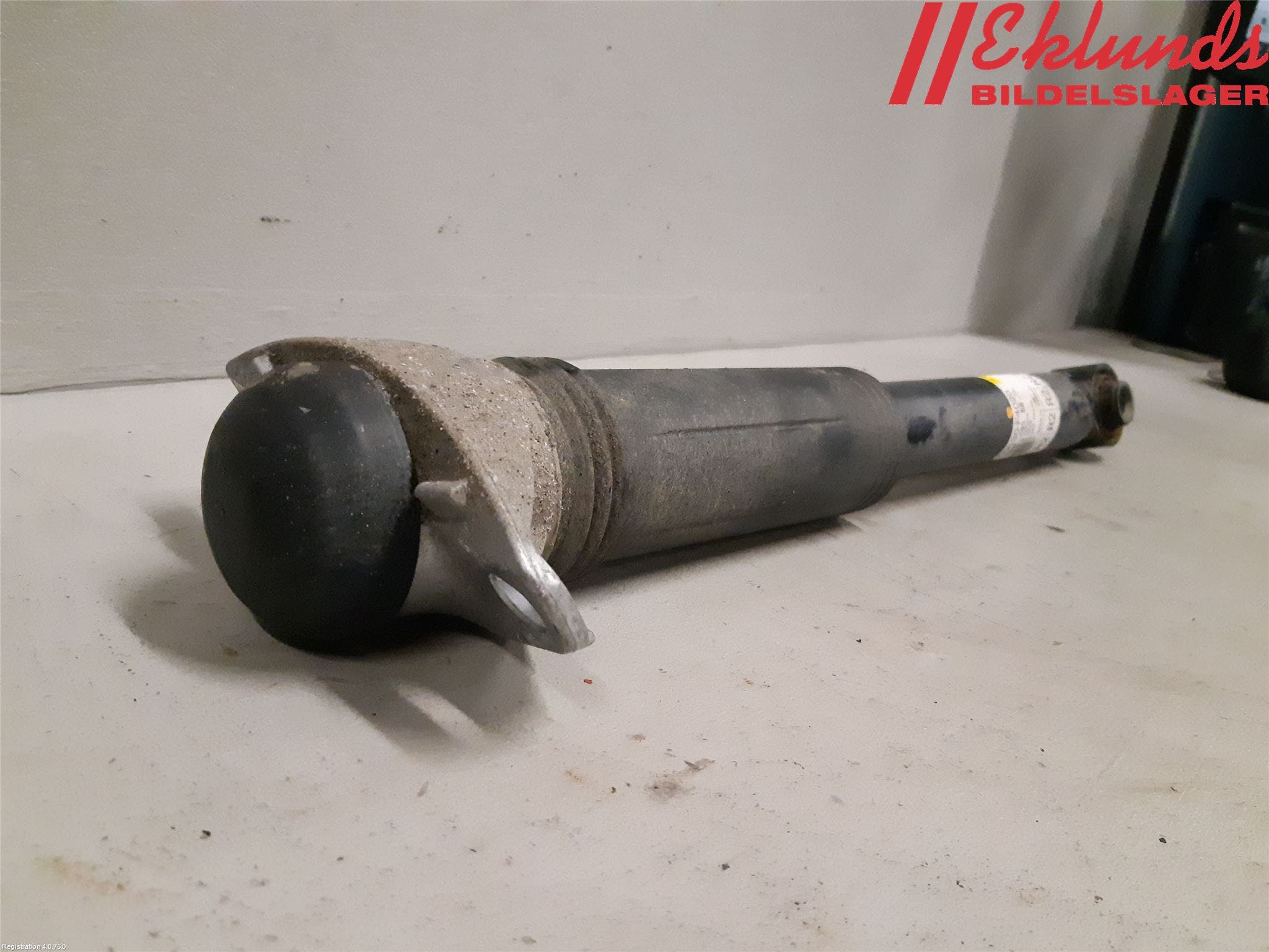 Toyota C-HR 16-23 Stötdämpare Bak