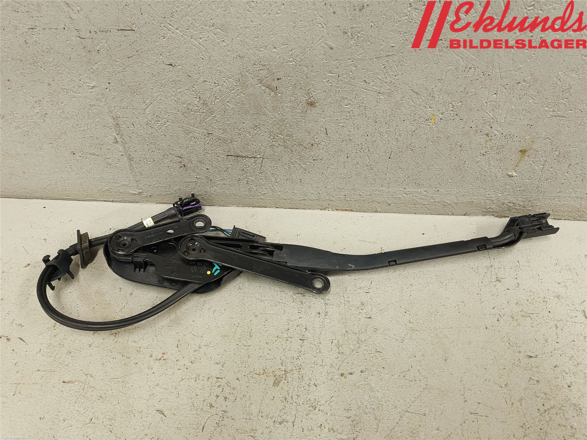 Mercedes-Benz MB GLE-KLASS (W167/V167/C167) 19- Torkararm Armar Vindruta