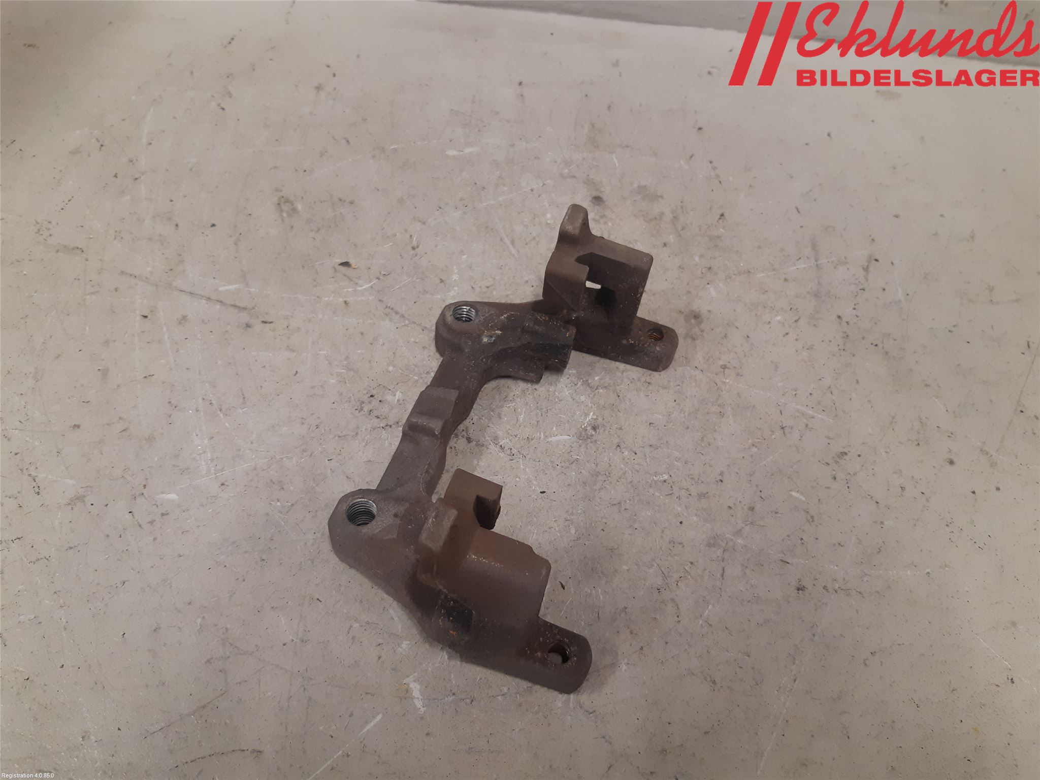 Volvo V90 17->> Bromsokshållare