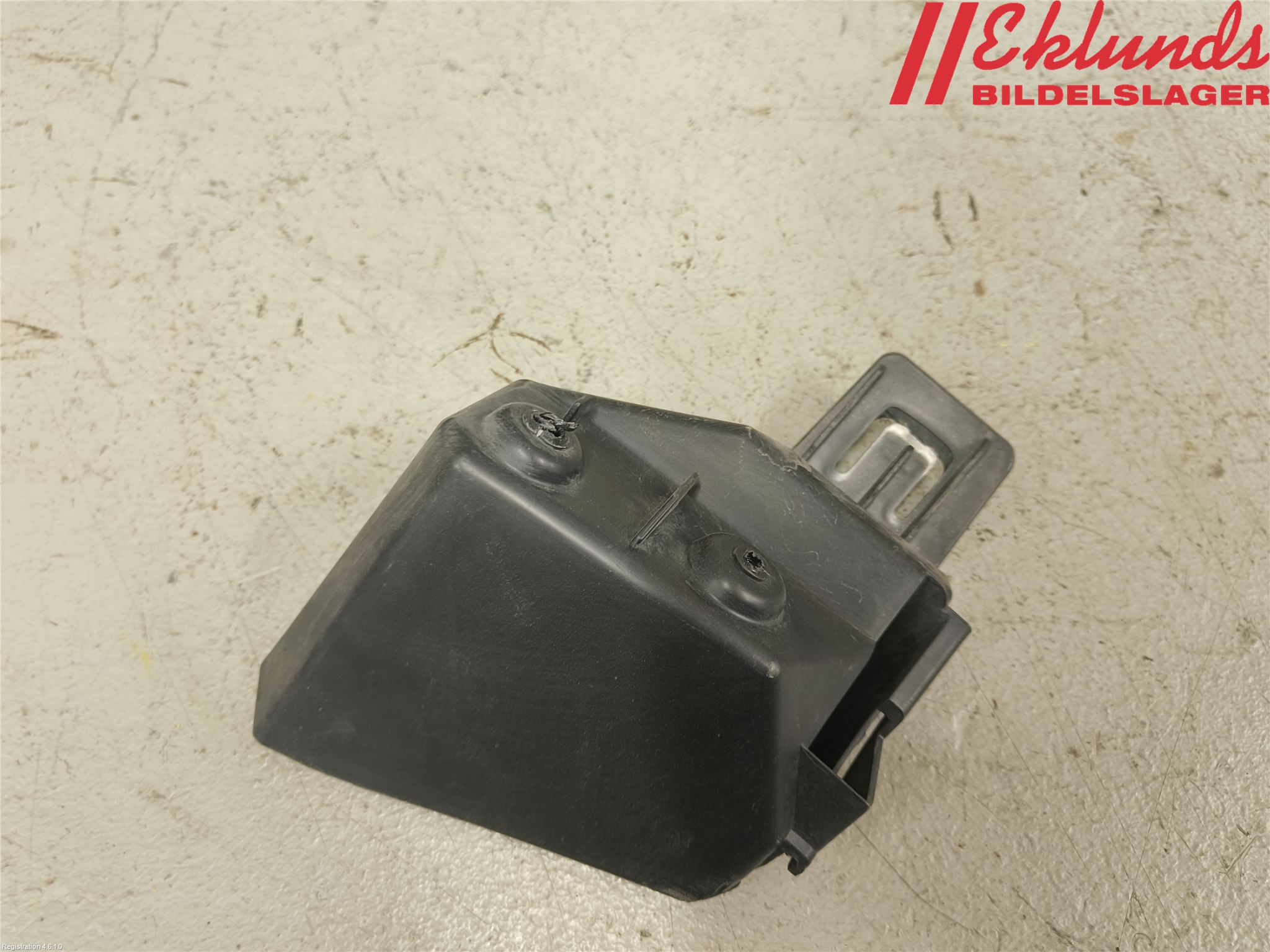 Ford FOCUS 15-18 Stötfångarfäste Bak Hö