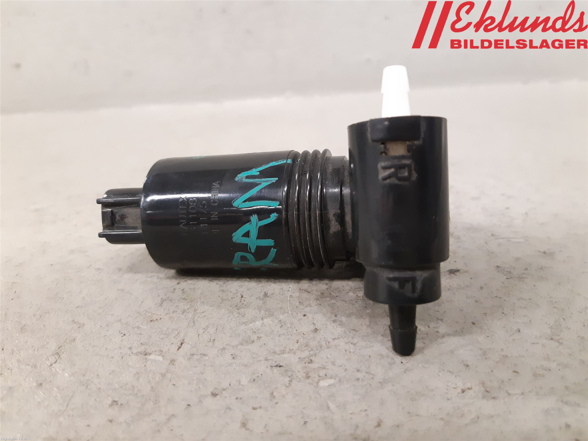 Nissan JUKE 14-19 Spolarpump Vindruta