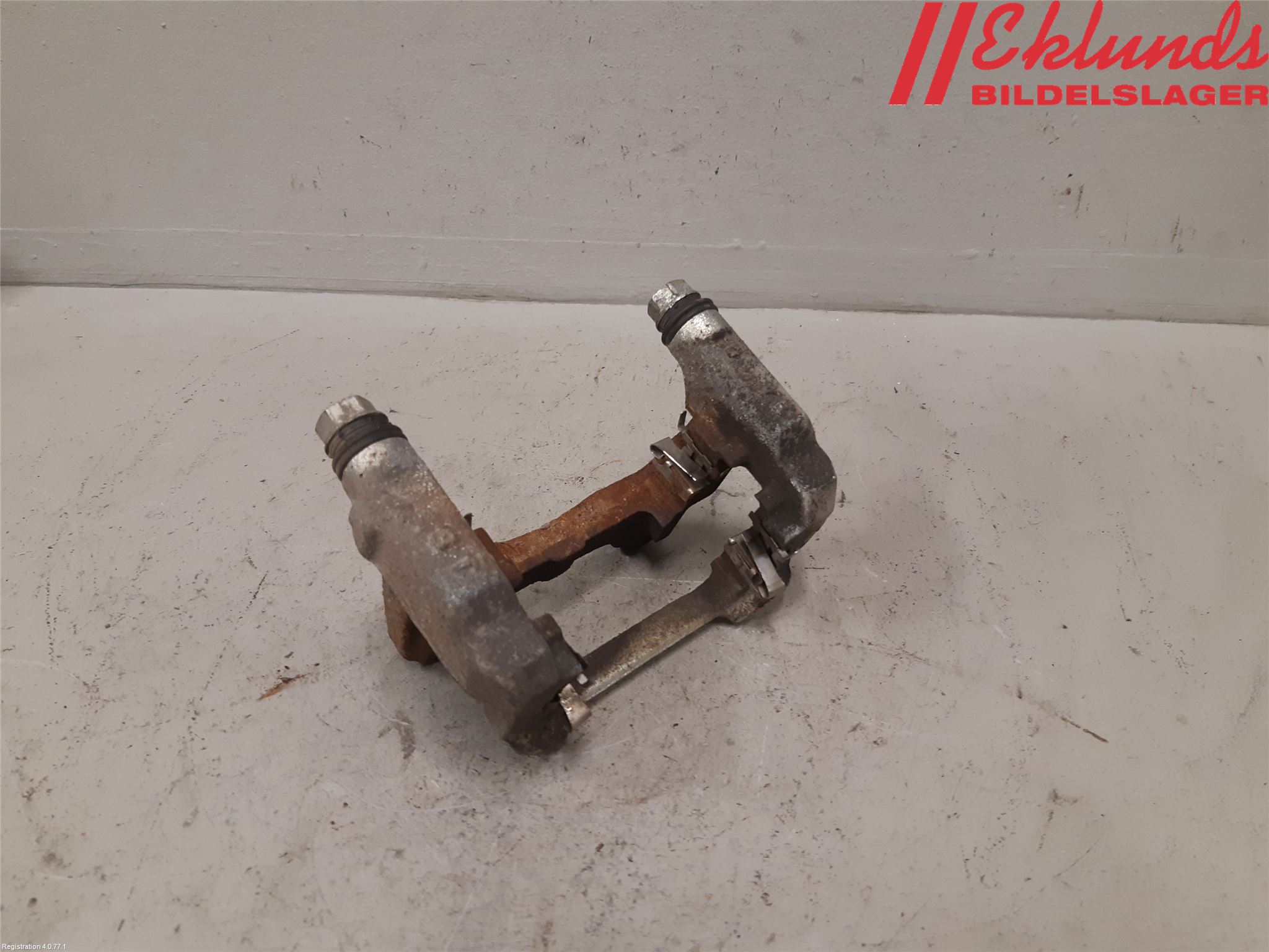 Toyota RAV4 19- Bromsokshållare