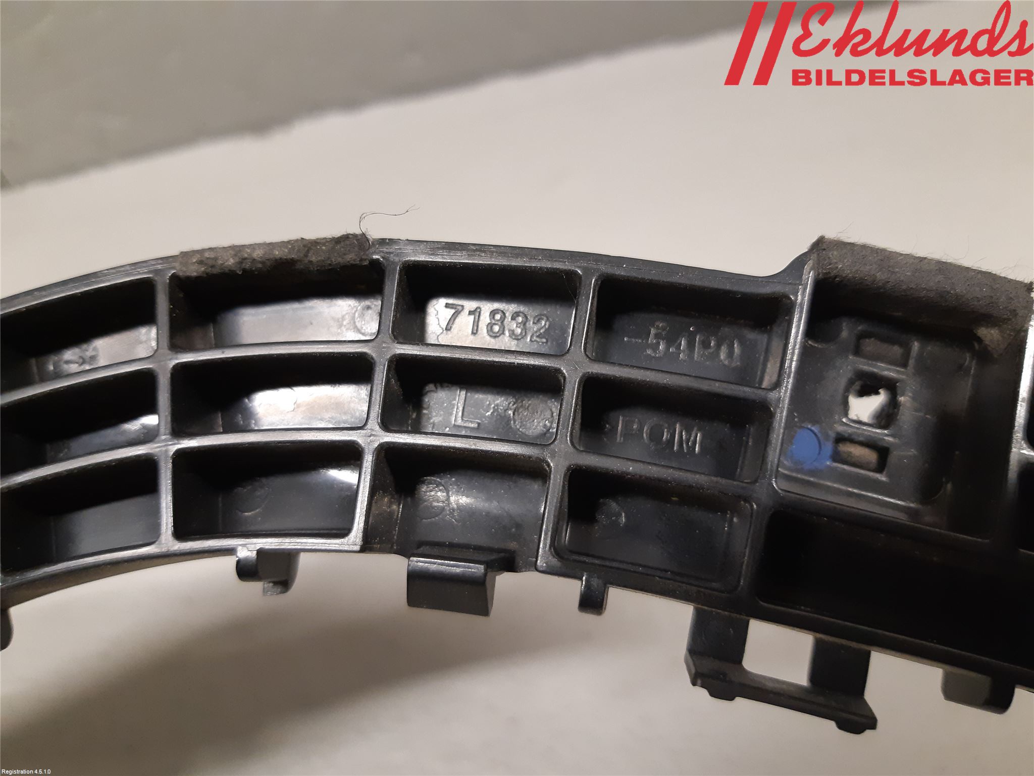 Suzuki VITARA 15- Stötfångarfäste Bak Vä