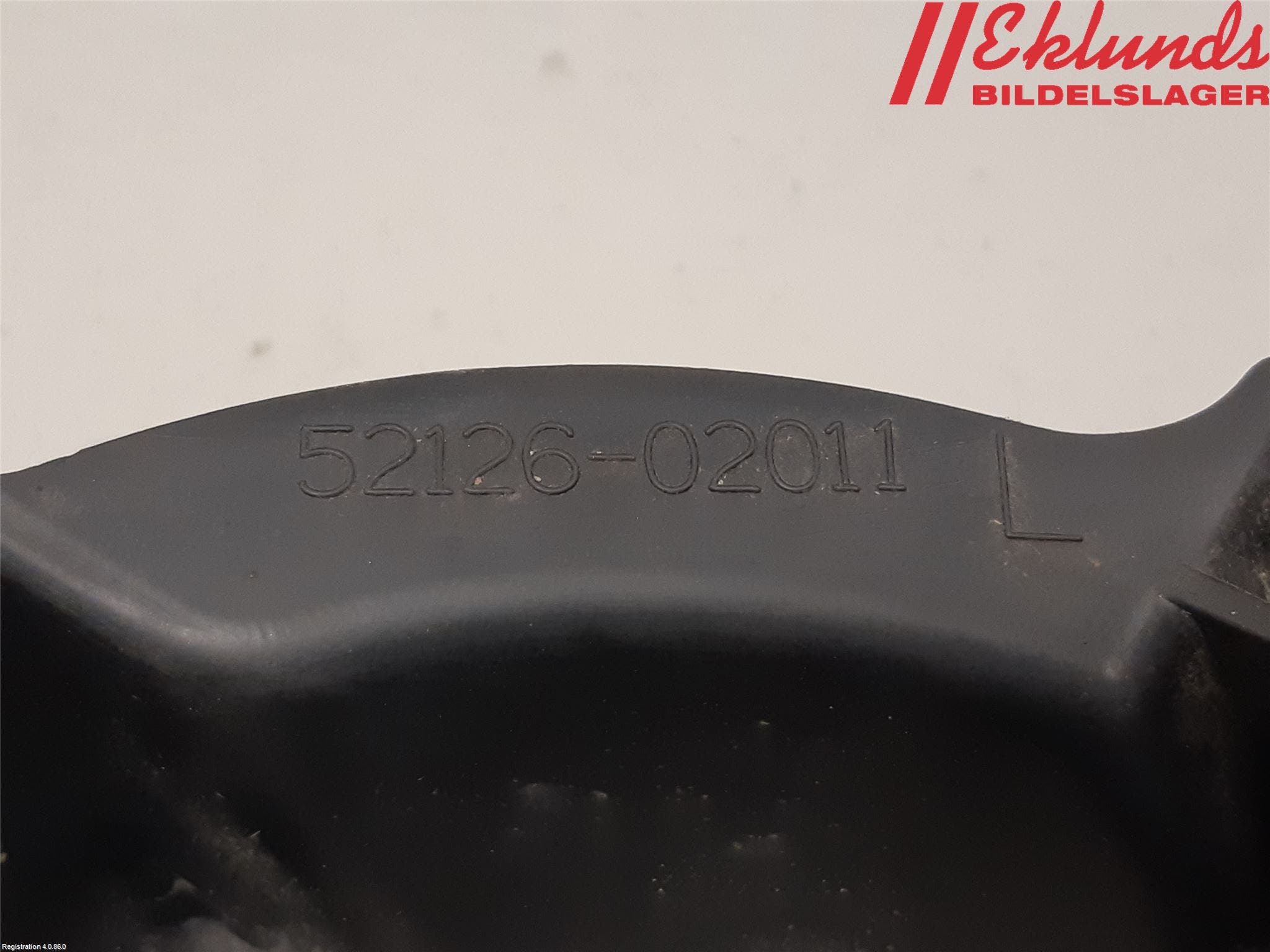 Toyota AURIS 10-12 Dimljussarg Fram