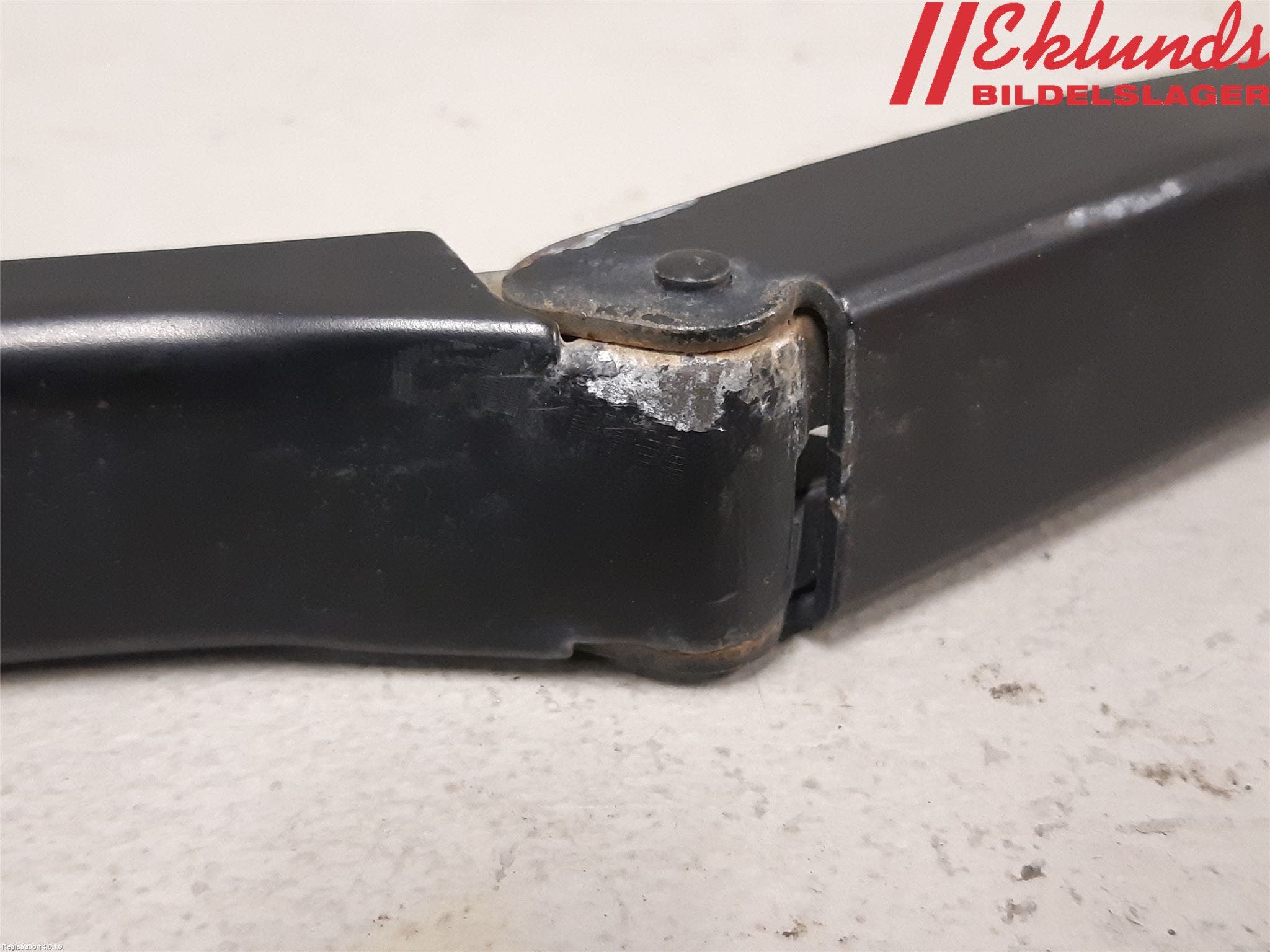 Volkswagen VW GOLF VI 09-13 Torkararm Armar Vindruta