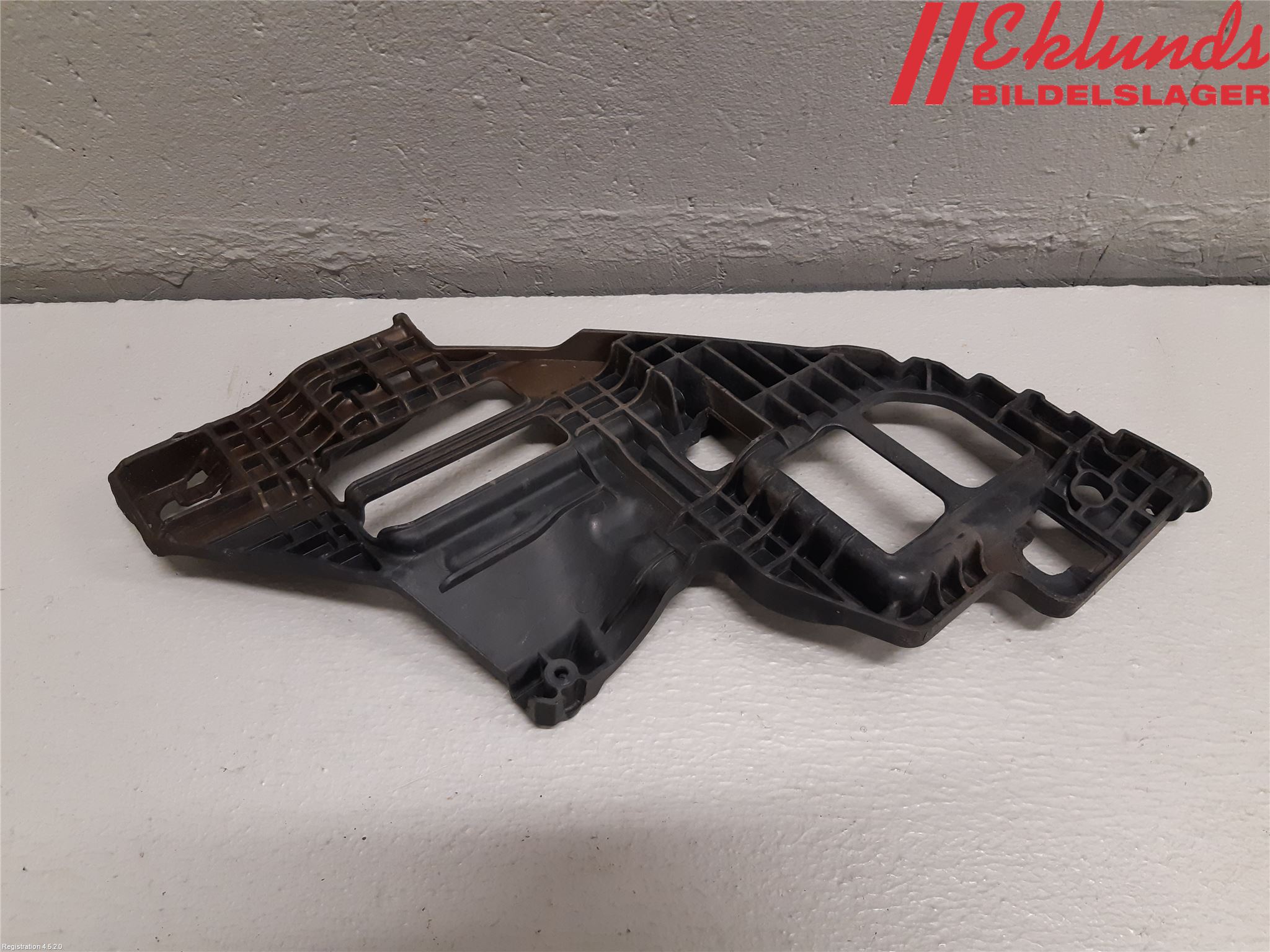 Volkswagen VW GOLF VI 09-13 Stötfångarfäste Fram Hö