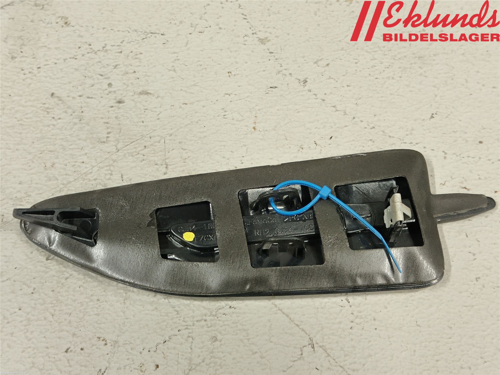 Ford KUGA 17-19 List Framskärm Hö