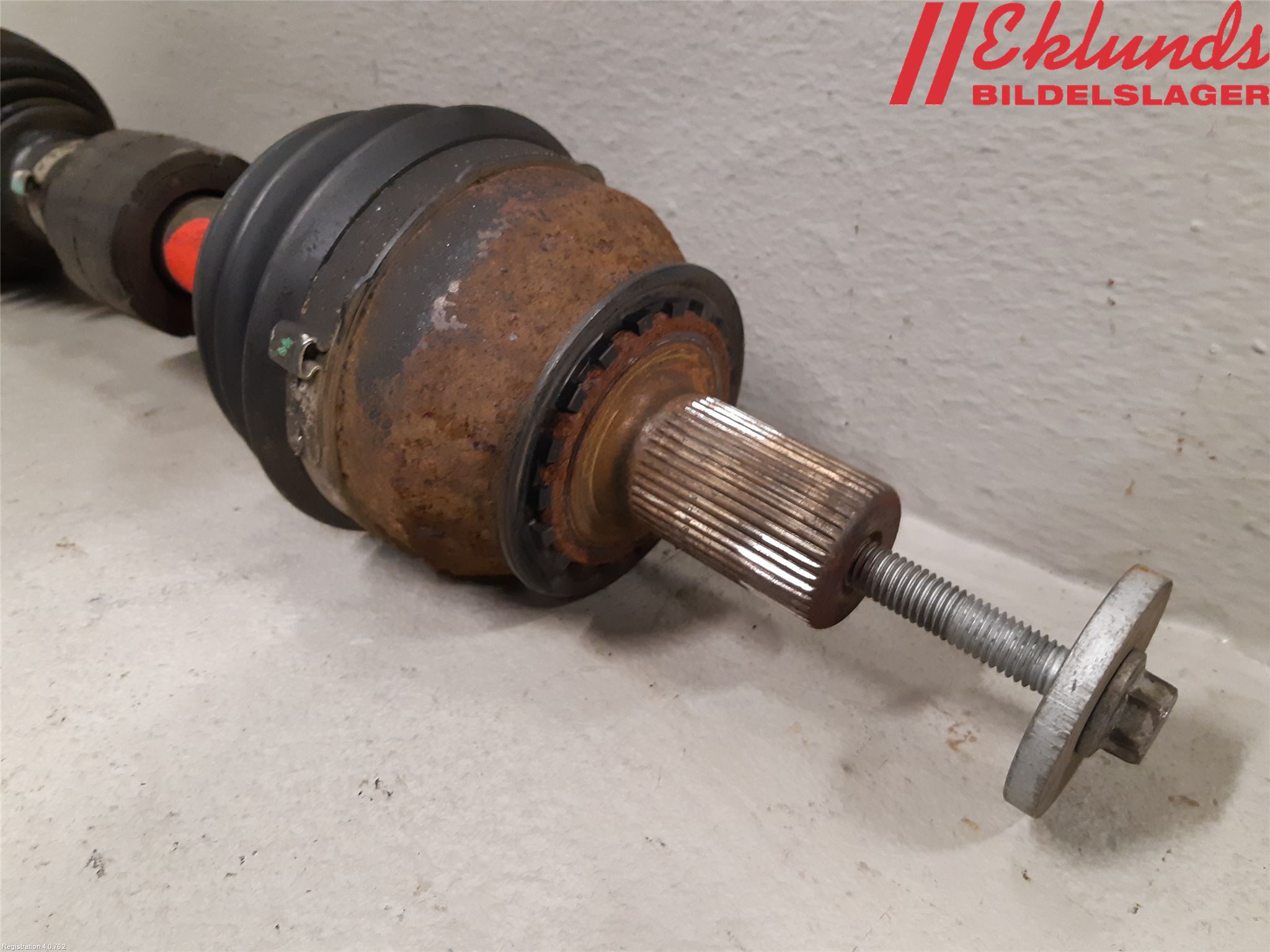 Volvo V60 11-13 Drivaxel Fram Vänster
