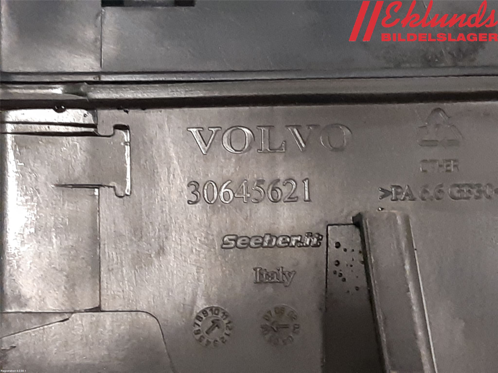 Volvo XC70 05-07 Styrservooljebehållare