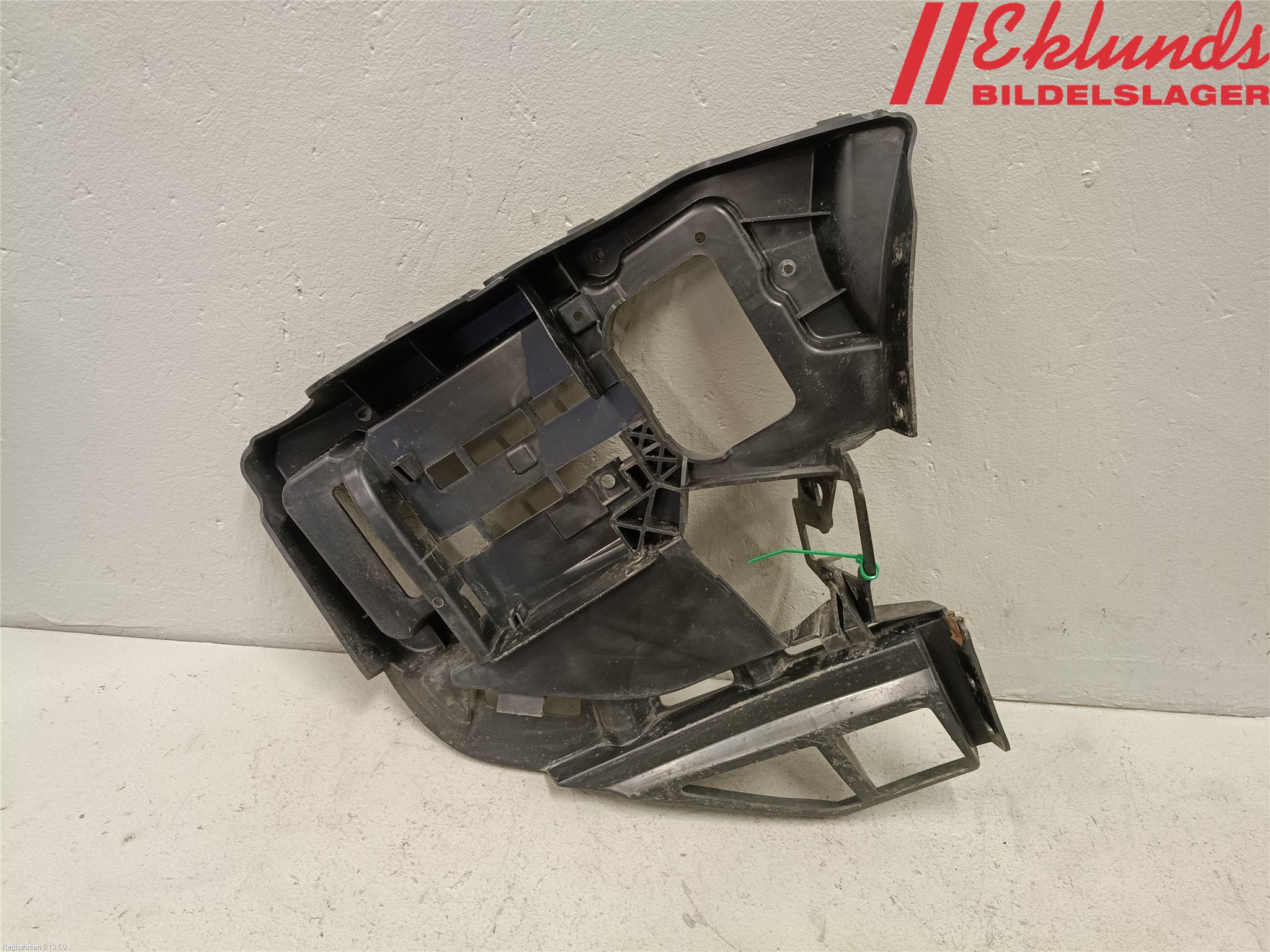 Ford S-MAX 06-15 Stötfångarfäste Bak Hö