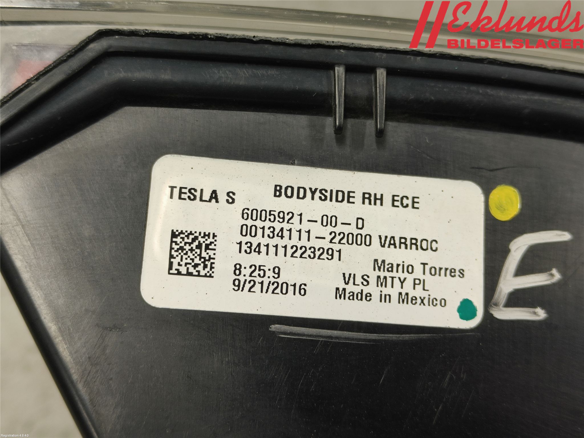 Tesla MODEL S 13- Bakljus Höger