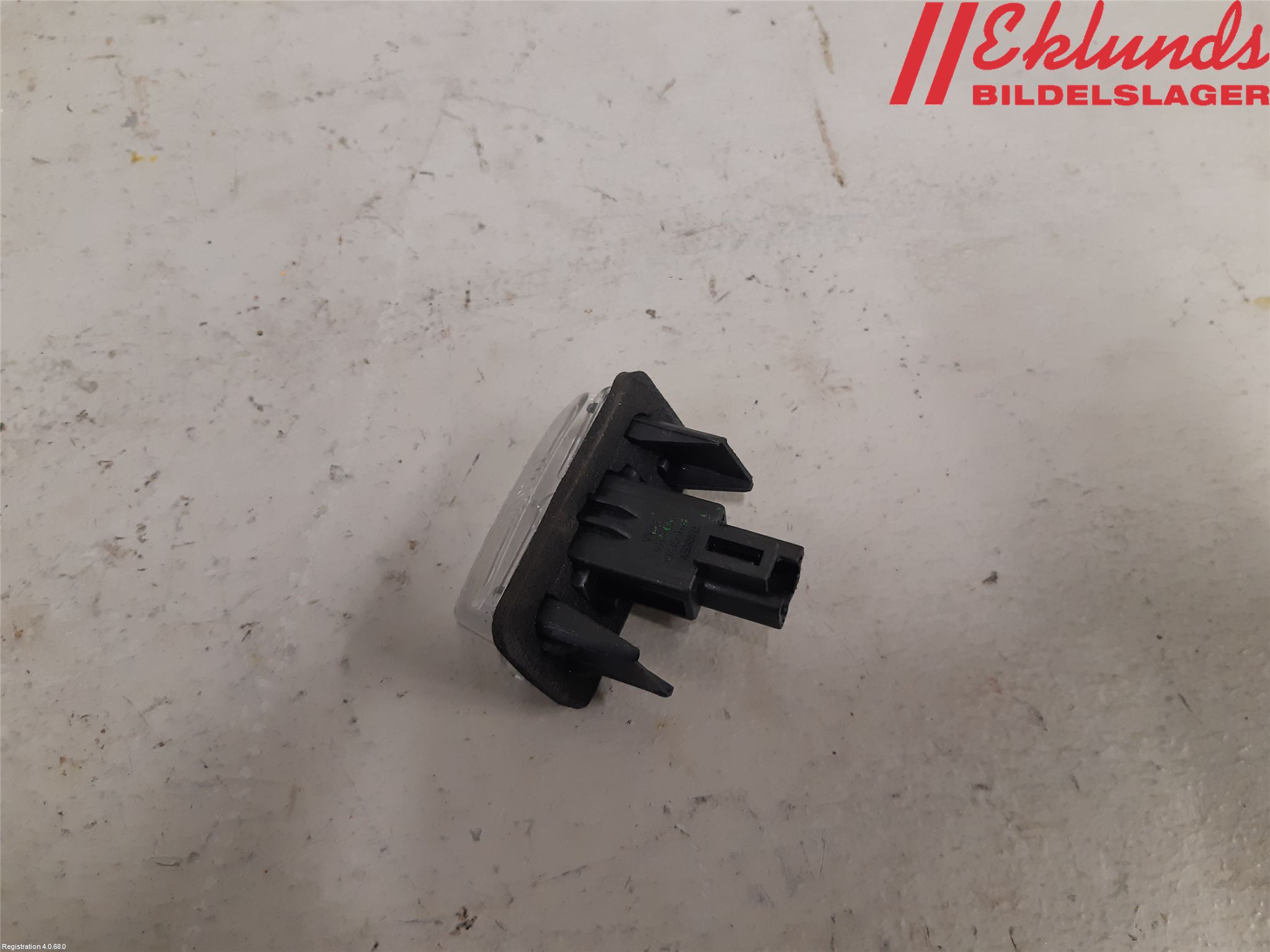 Toyota YARIS XP130 15-20 Skylt Belysning