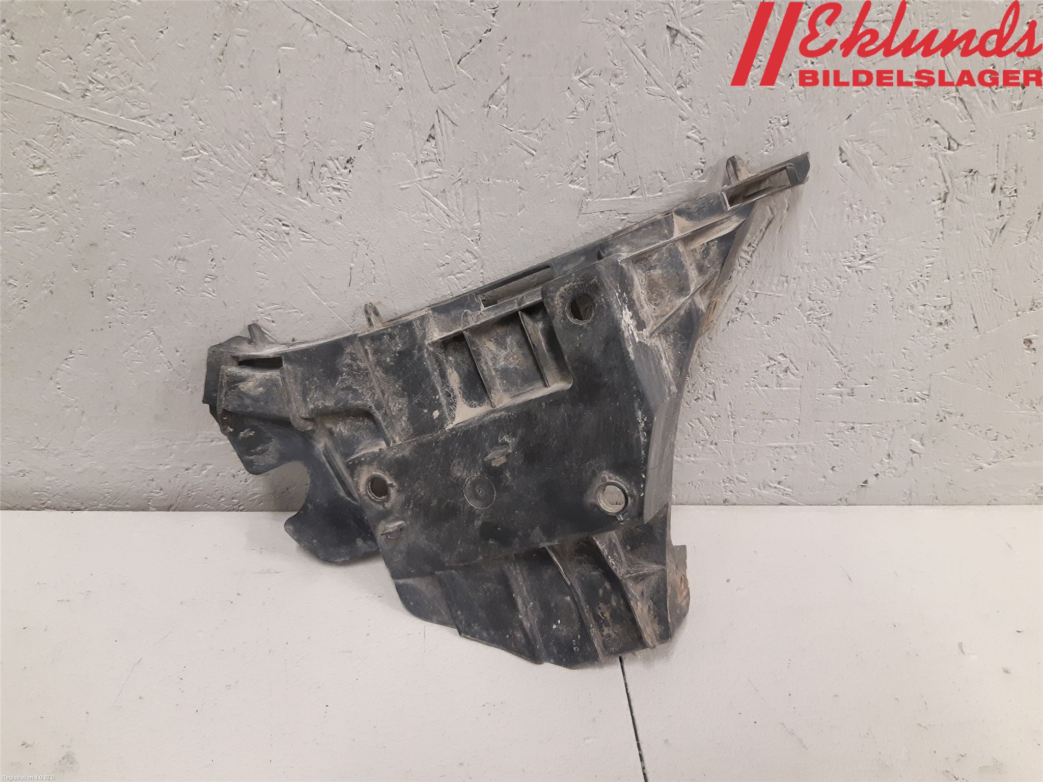 Volvo V70 08-13 Stötfångarfäste Fram Hö