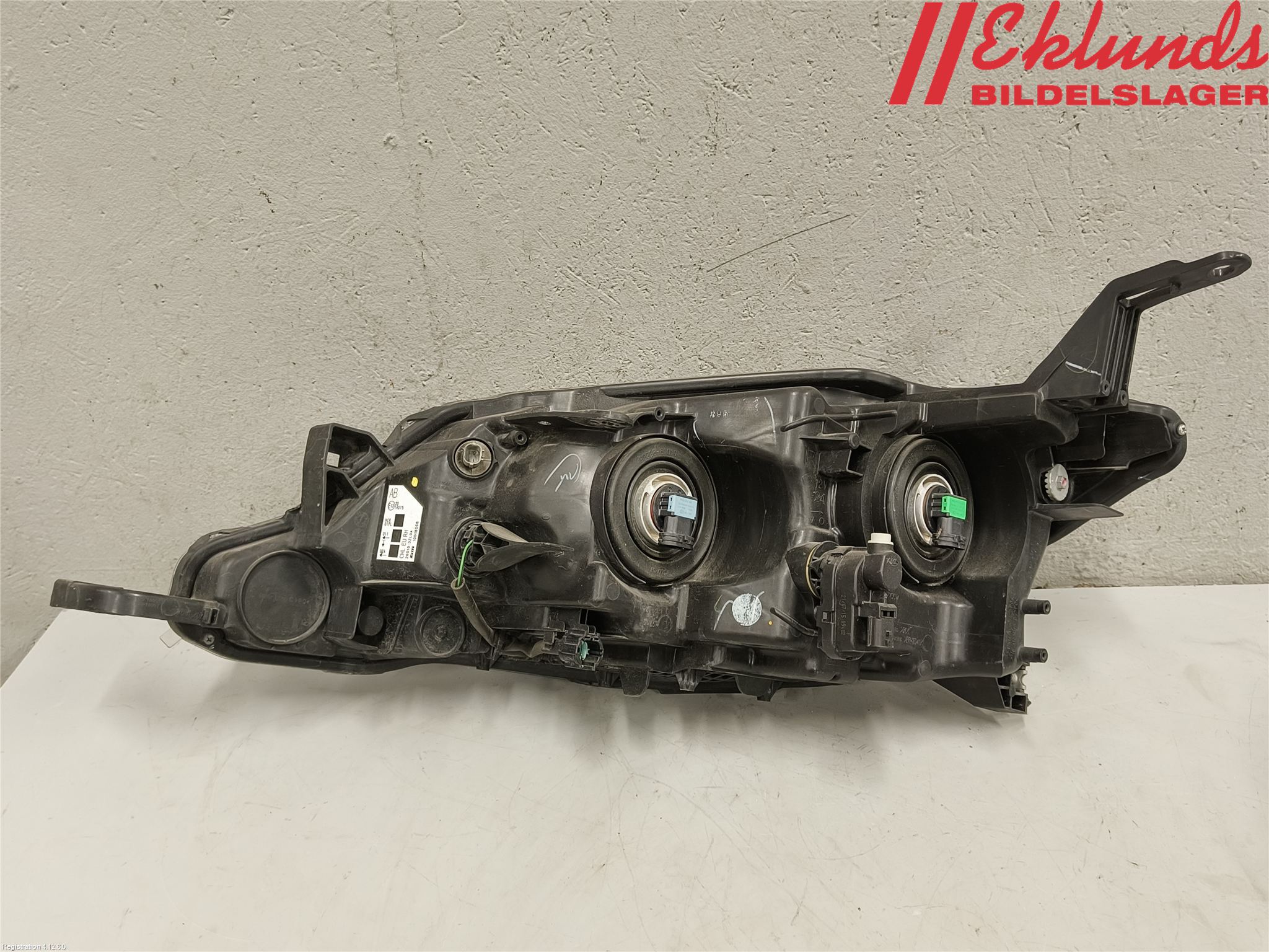 Nissan PULSAR Strålkastare Höger