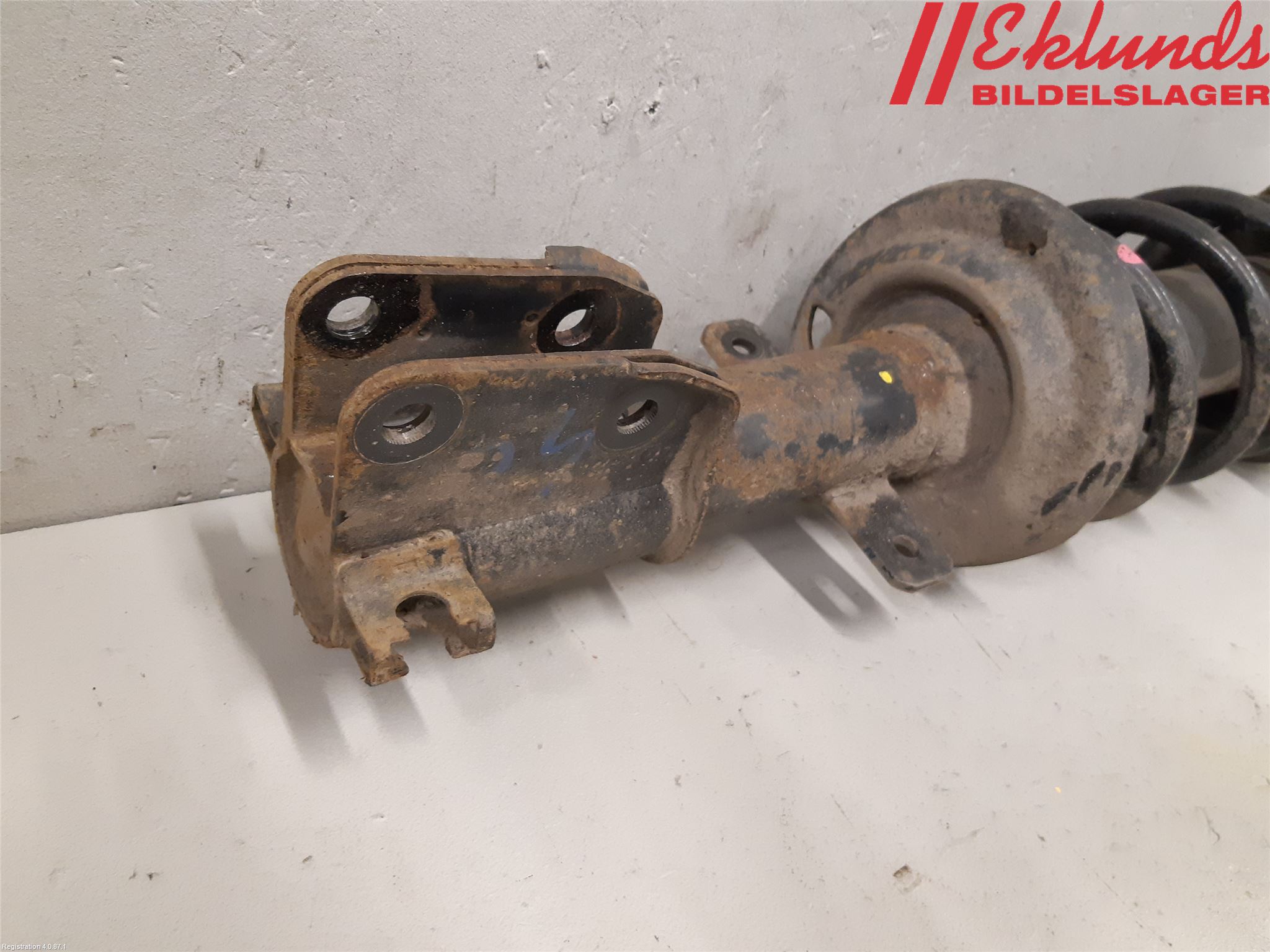 Nissan NV300 16-22 Fjäderben Fram Höger