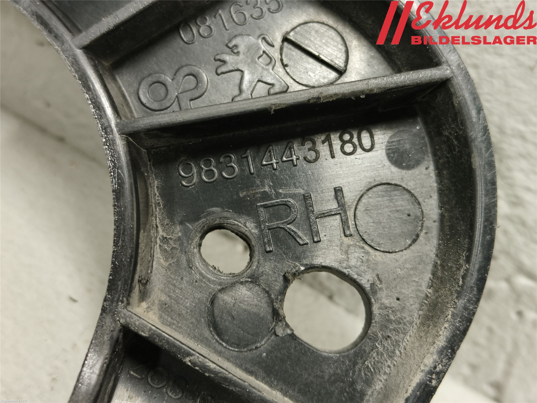 Peugeot 2008/E-2008 20- Stötfångarfäste Bak Hö