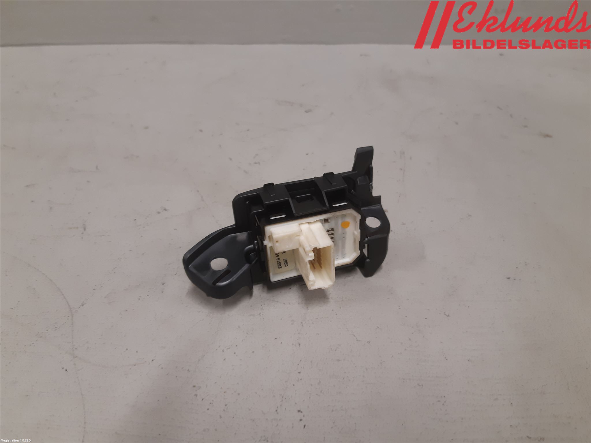 Nissan QASHQAI 14-17 Strömställare Spegel