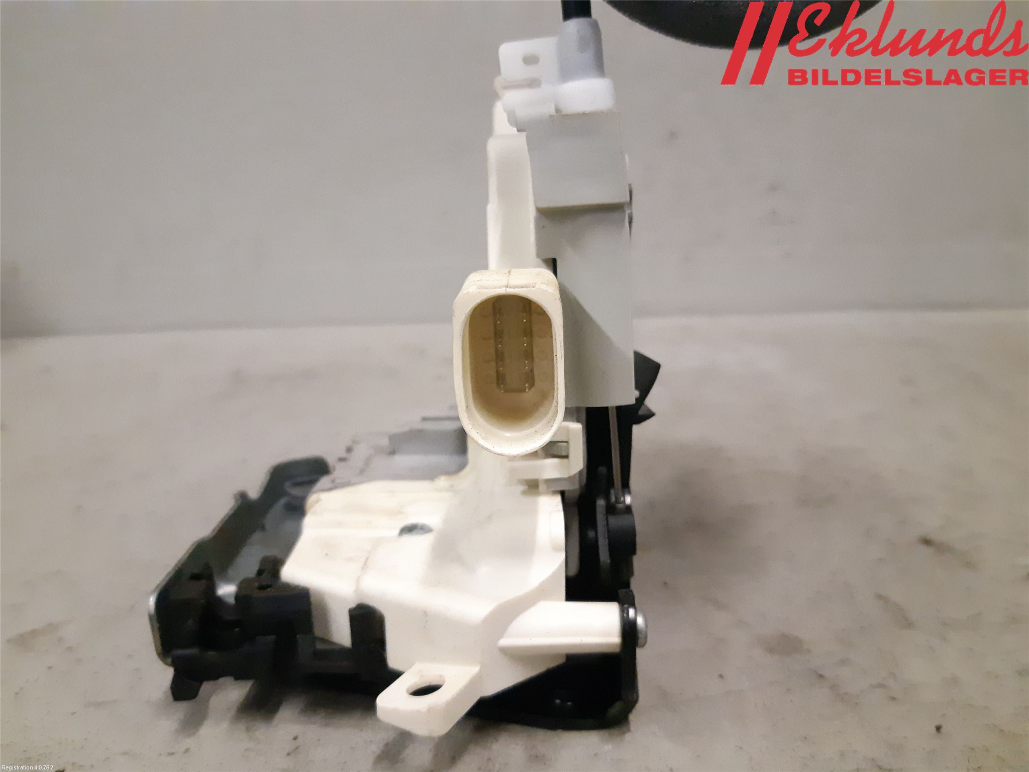 Audi A4/S4 B9 16-19 Låskista-Dörrlås