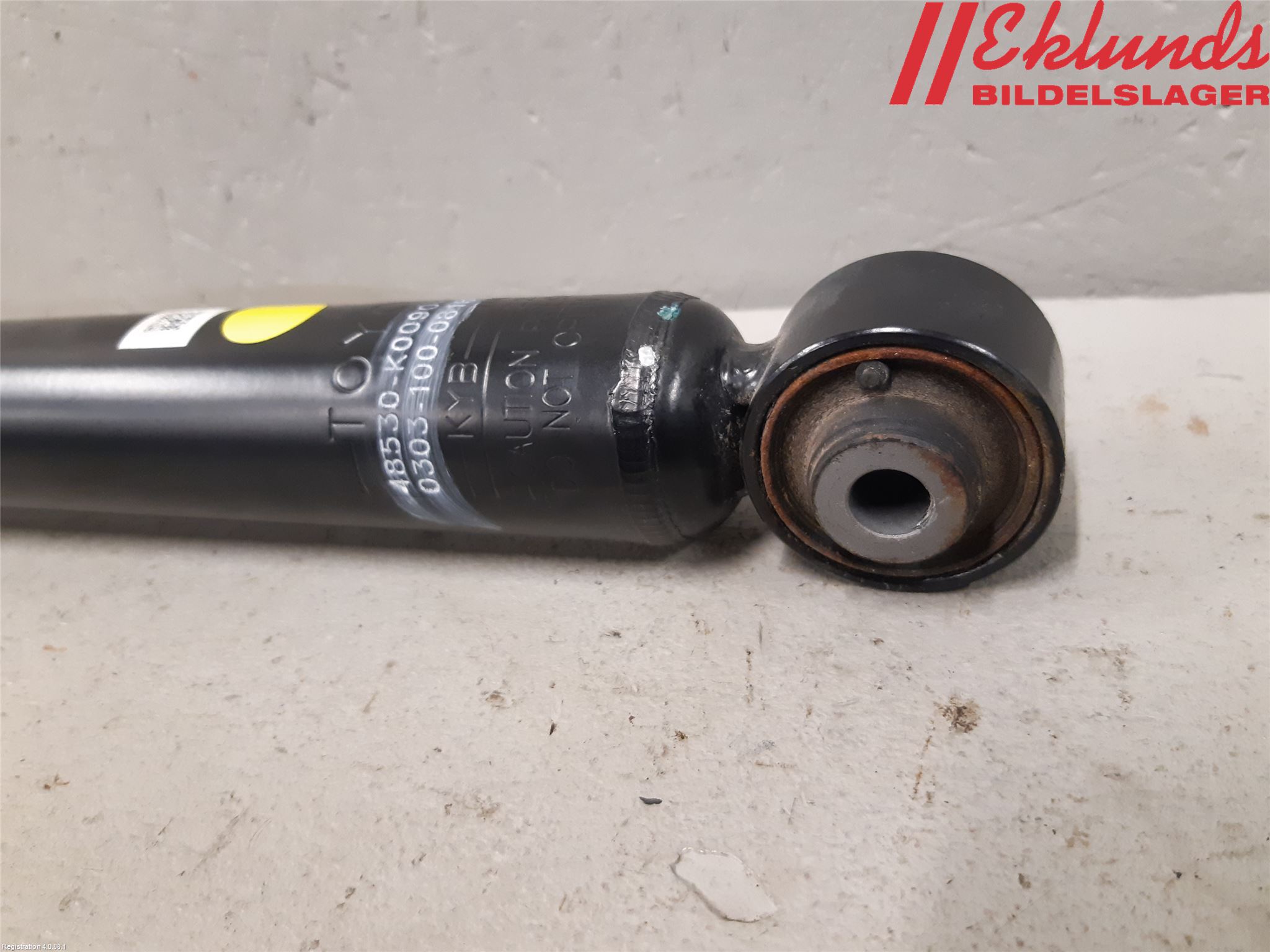 Toyota YARIS XP21 20- Stötdämpare Bak