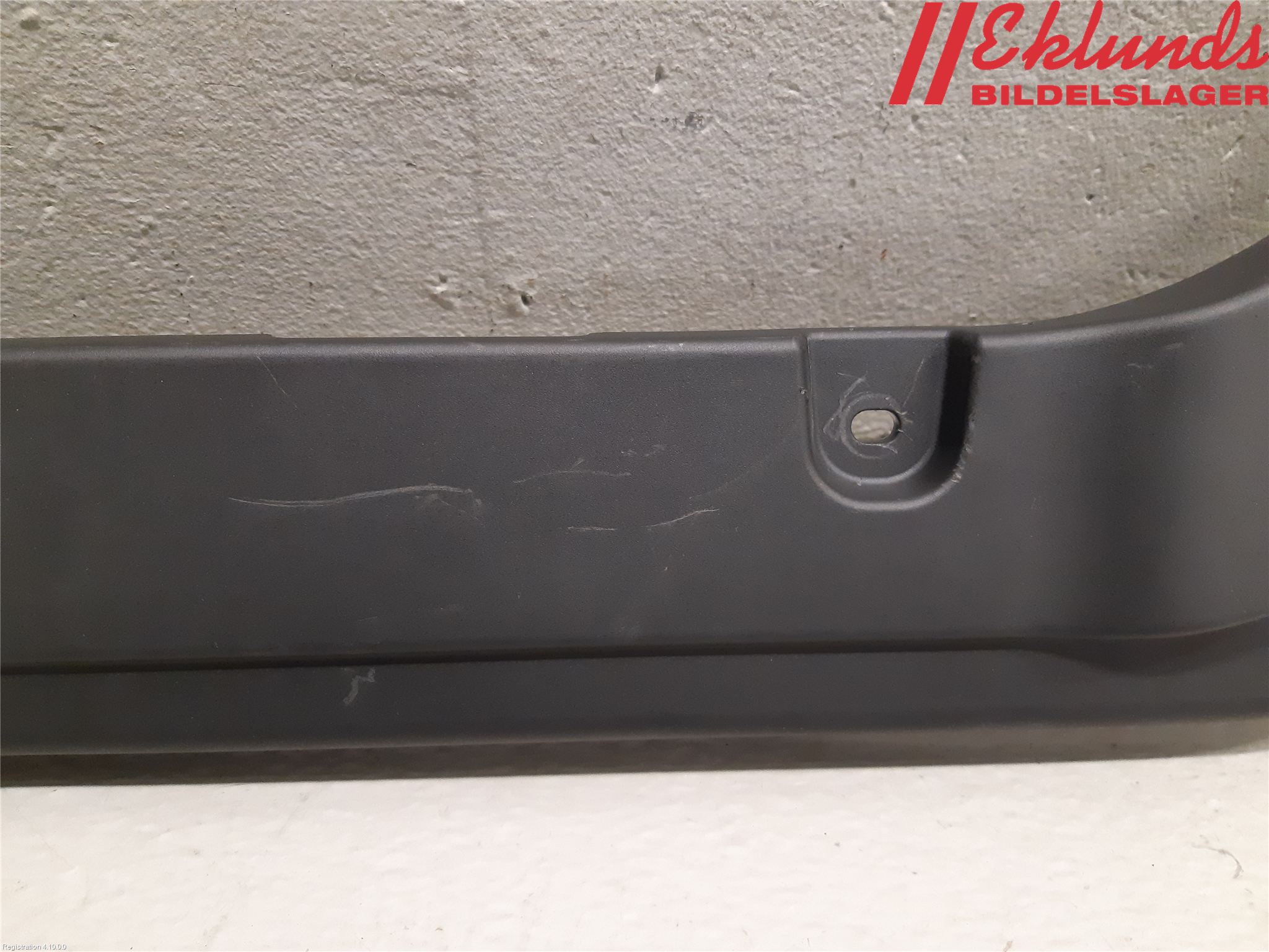 Volvo XC60 18- Täckplast Front