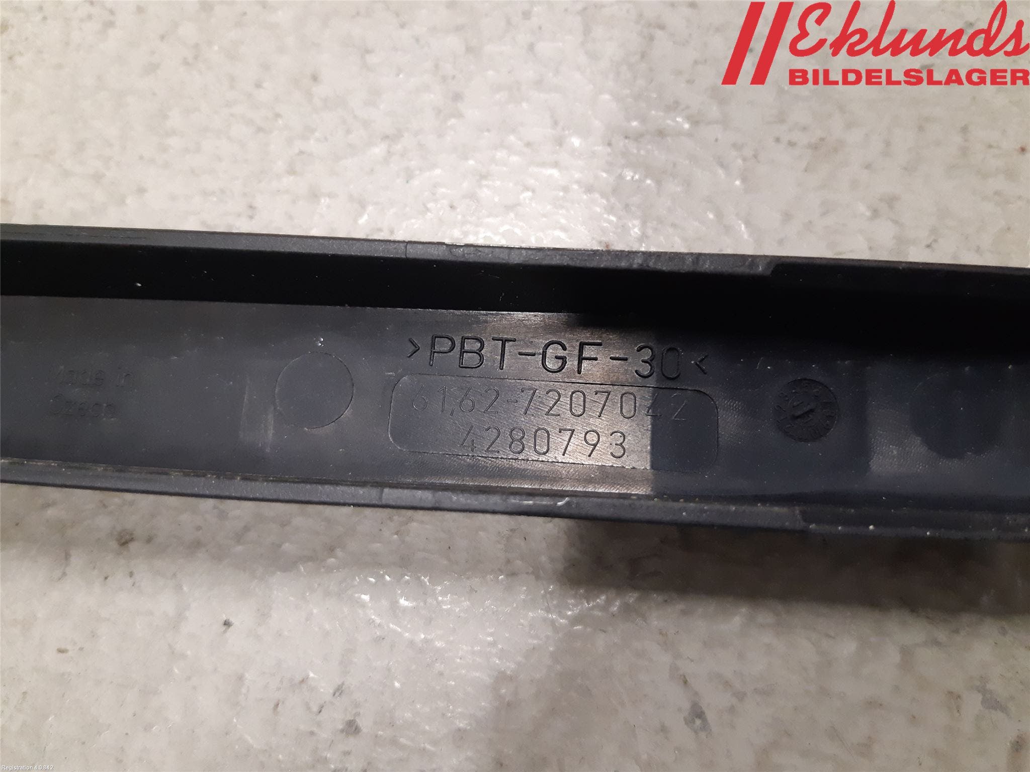 BMW 5 F10/F11/F18 09-17 Torkararm-Bakruta