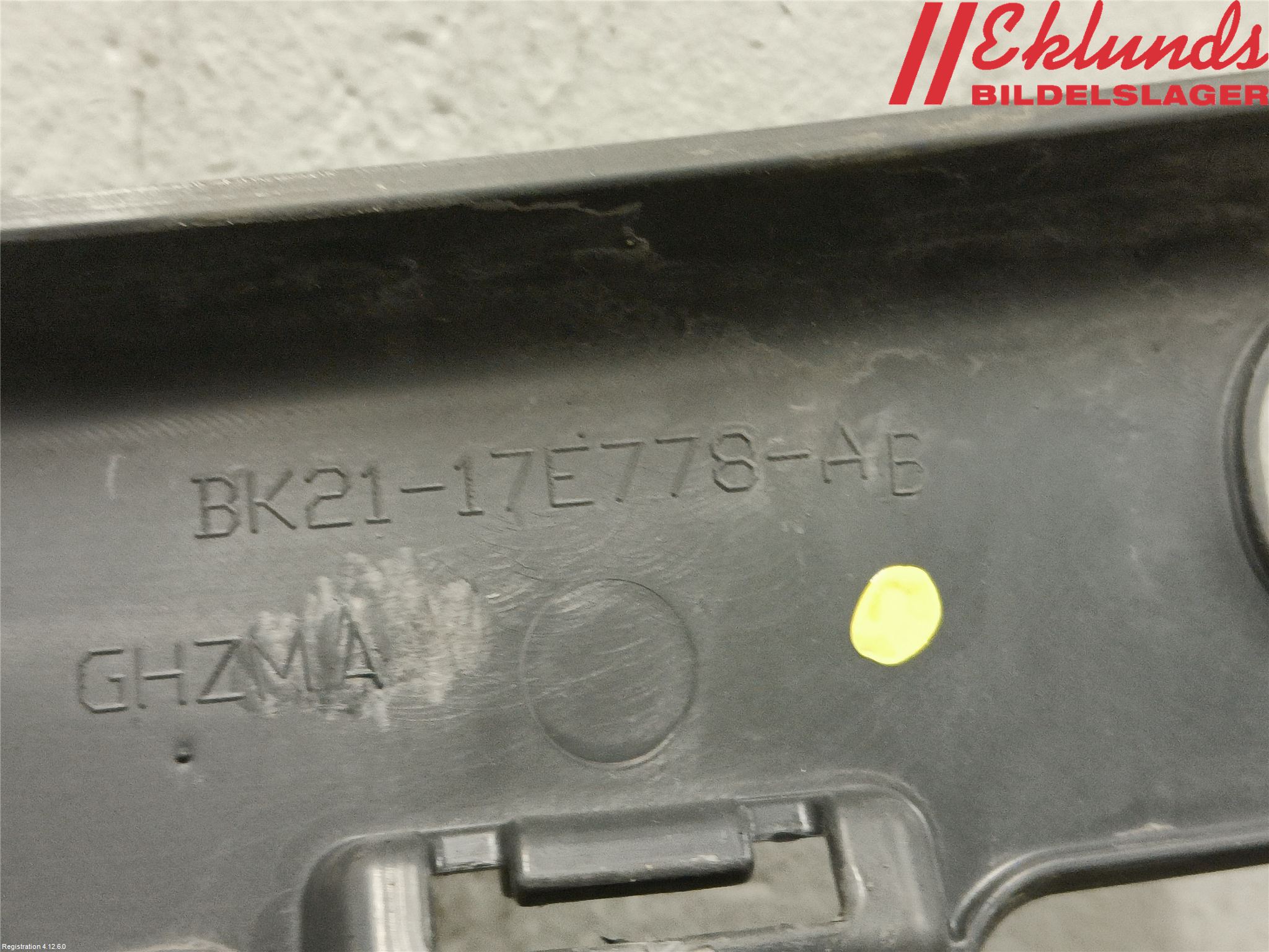 Ford TRANSIT/TOURNEO CUSTOM 13-24 Stötfångardel Fram Mitt