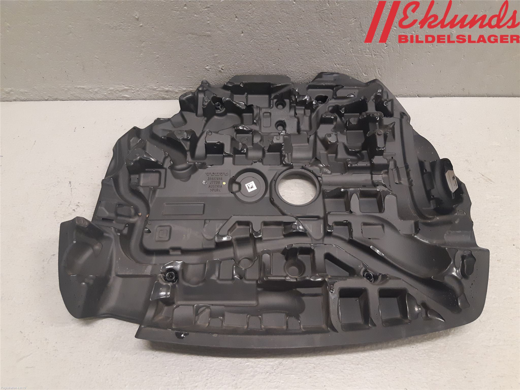 Volvo V60 19- Motorkåpa