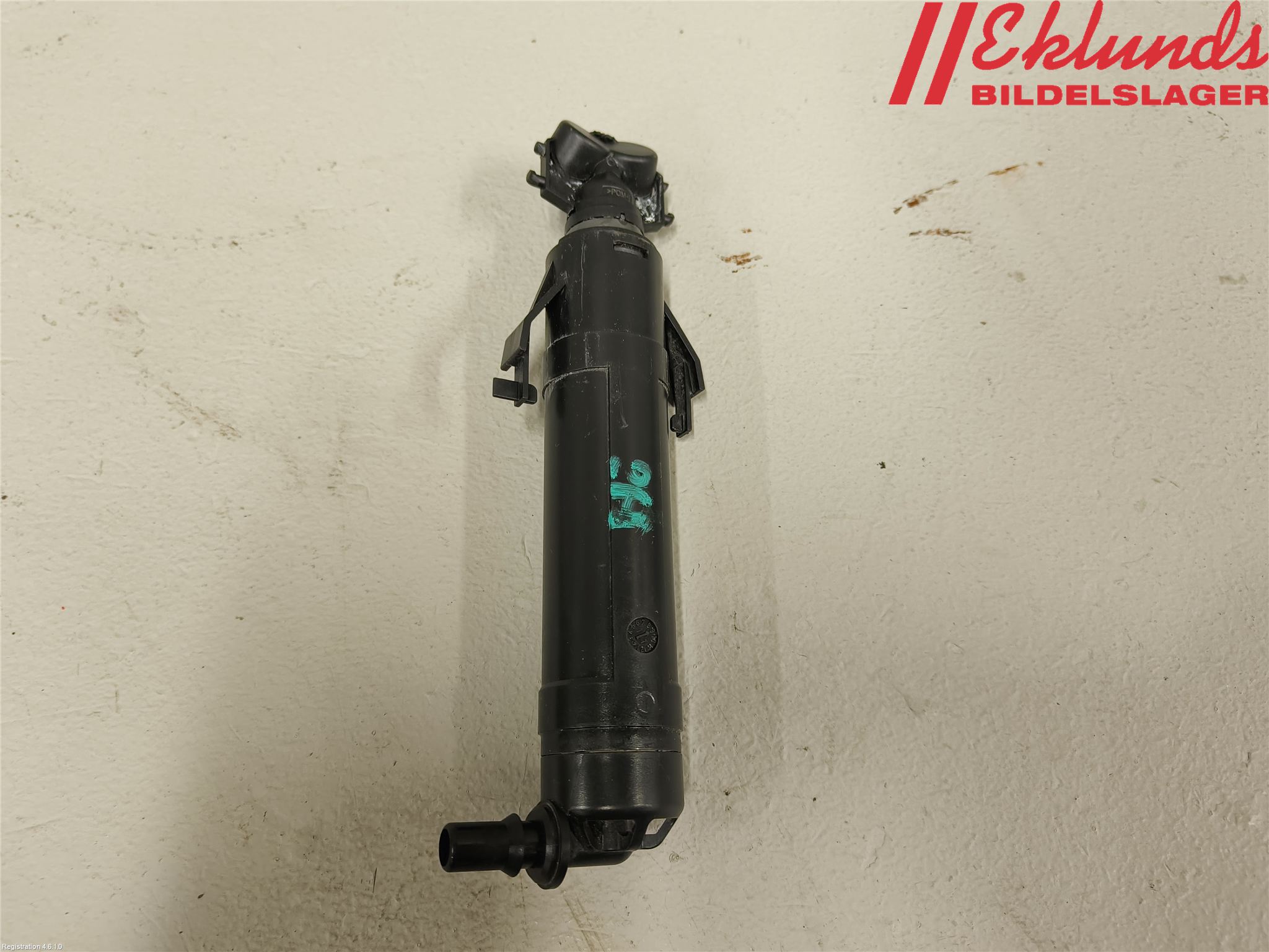 Volkswagen VW PASSAT 11-14 Spolarmunstycke Strålkastare