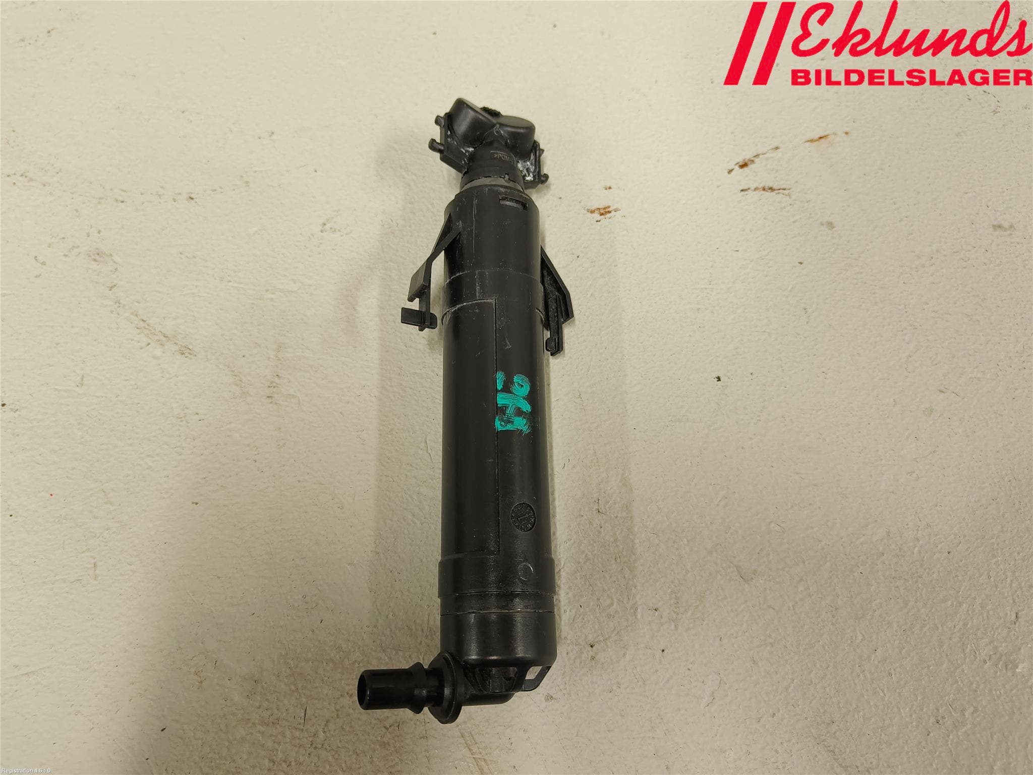 Volkswagen VW PASSAT 11-14 Spolarmunstycke Strålkastare