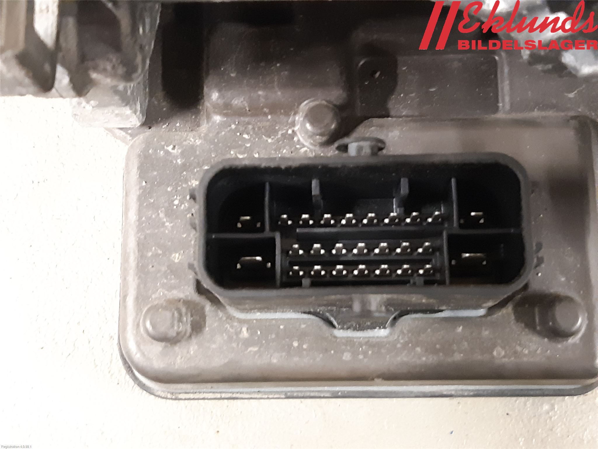 Tesla MODEL S 13- Broms Huvudcylinder