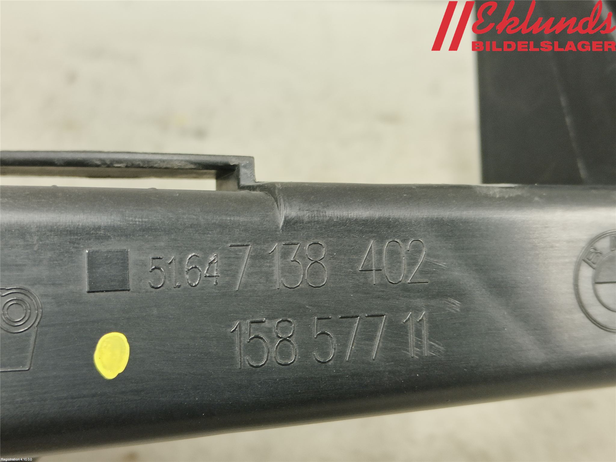 BMW 3 E90/91 SED/TOU 05-12 Strålkastarsarg Höger