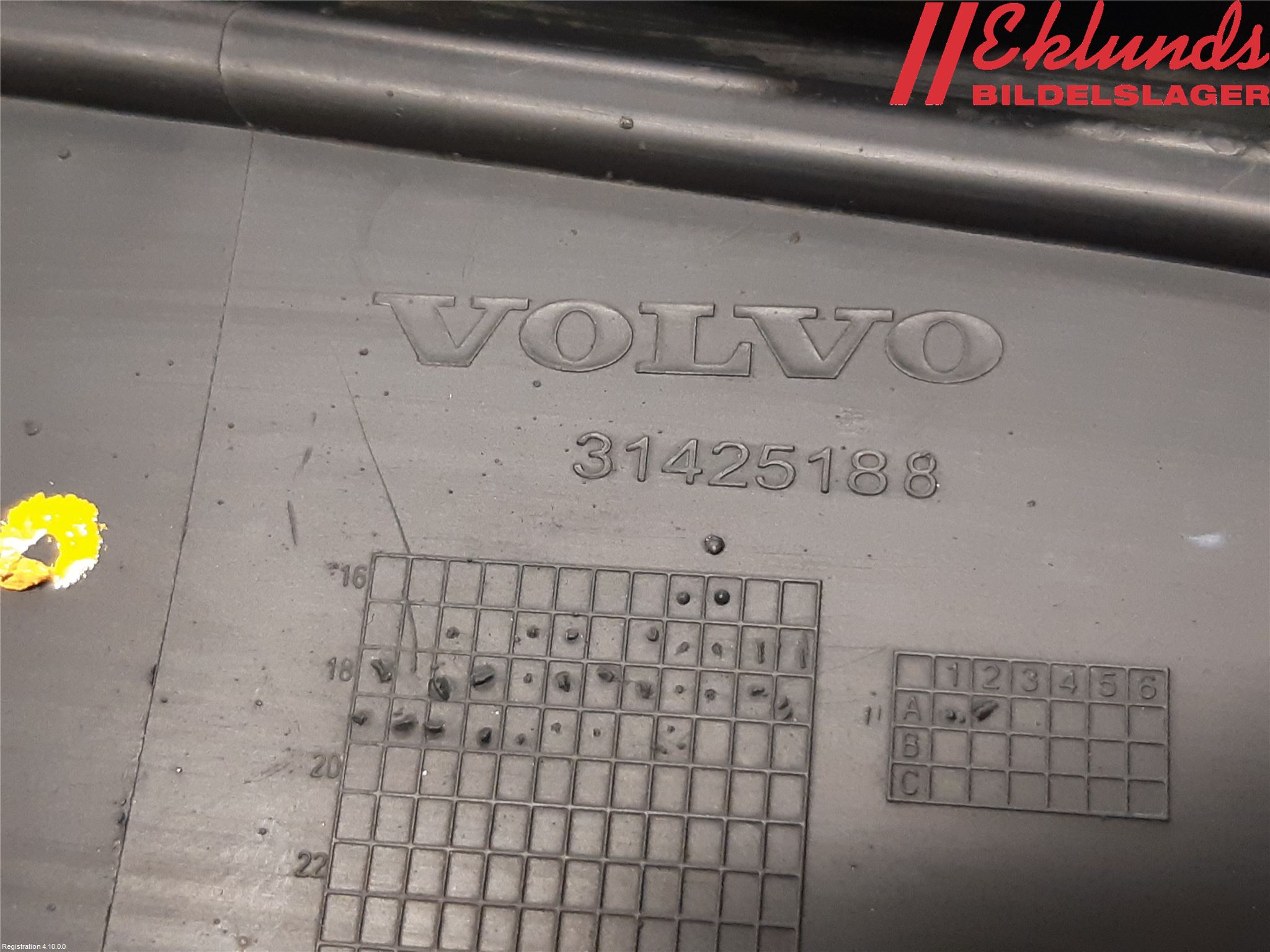 Volvo XC60 18- Stöt Utfyllnad-List-Grill