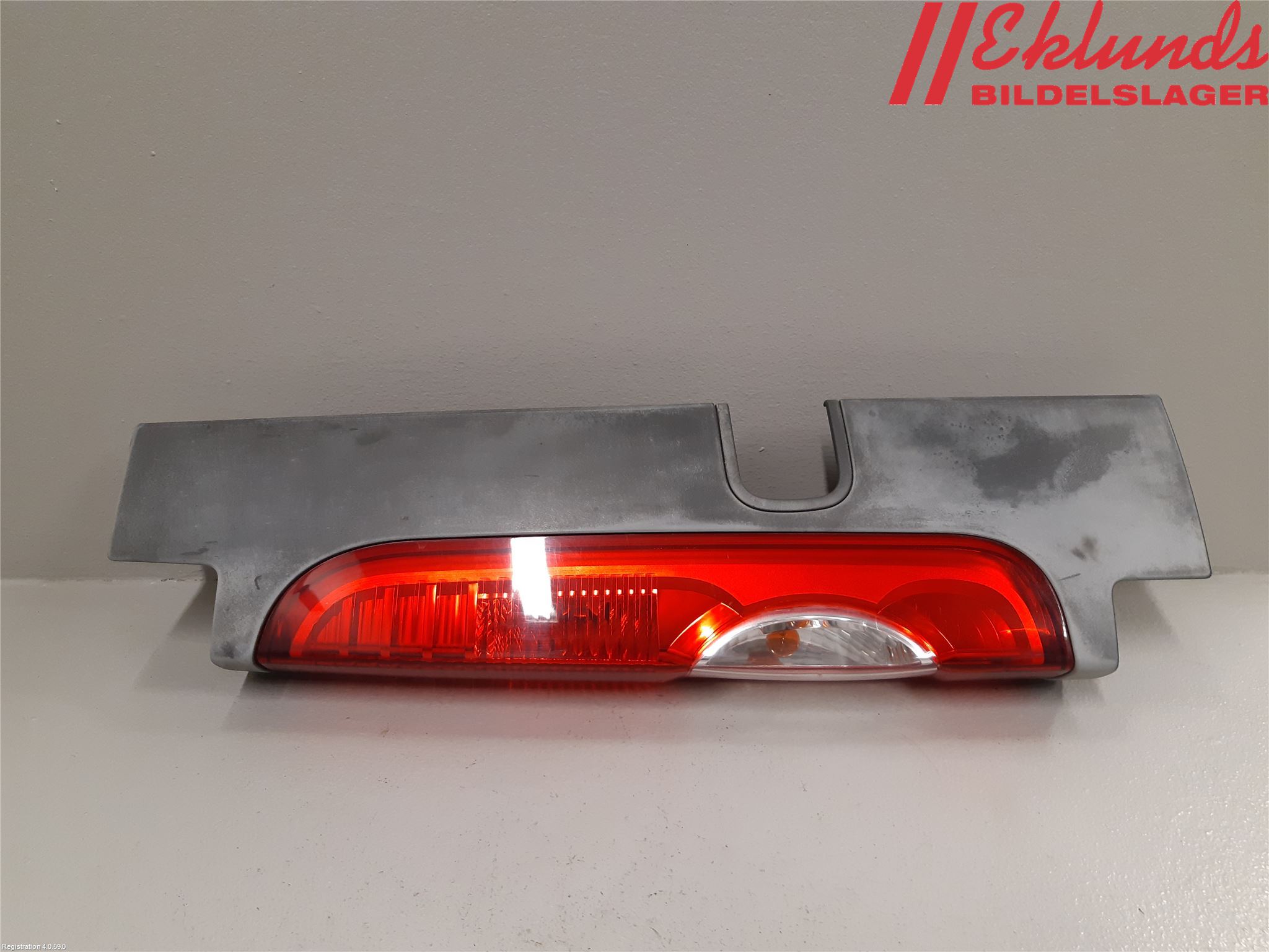 Opel VIVARO 01-14 Bakljus Höger