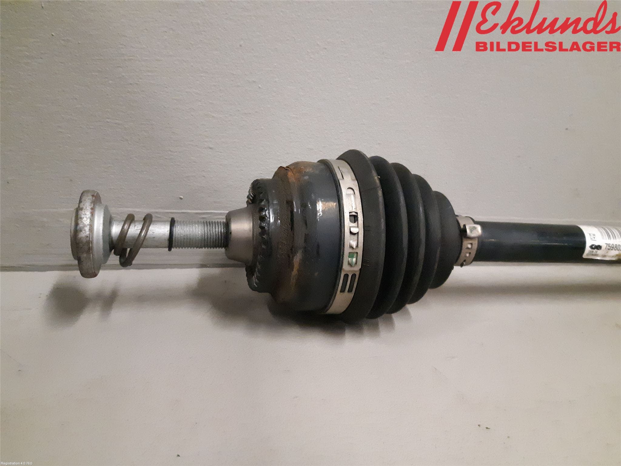 BMW X4 F26 14-18 Drivaxel Fram Höger