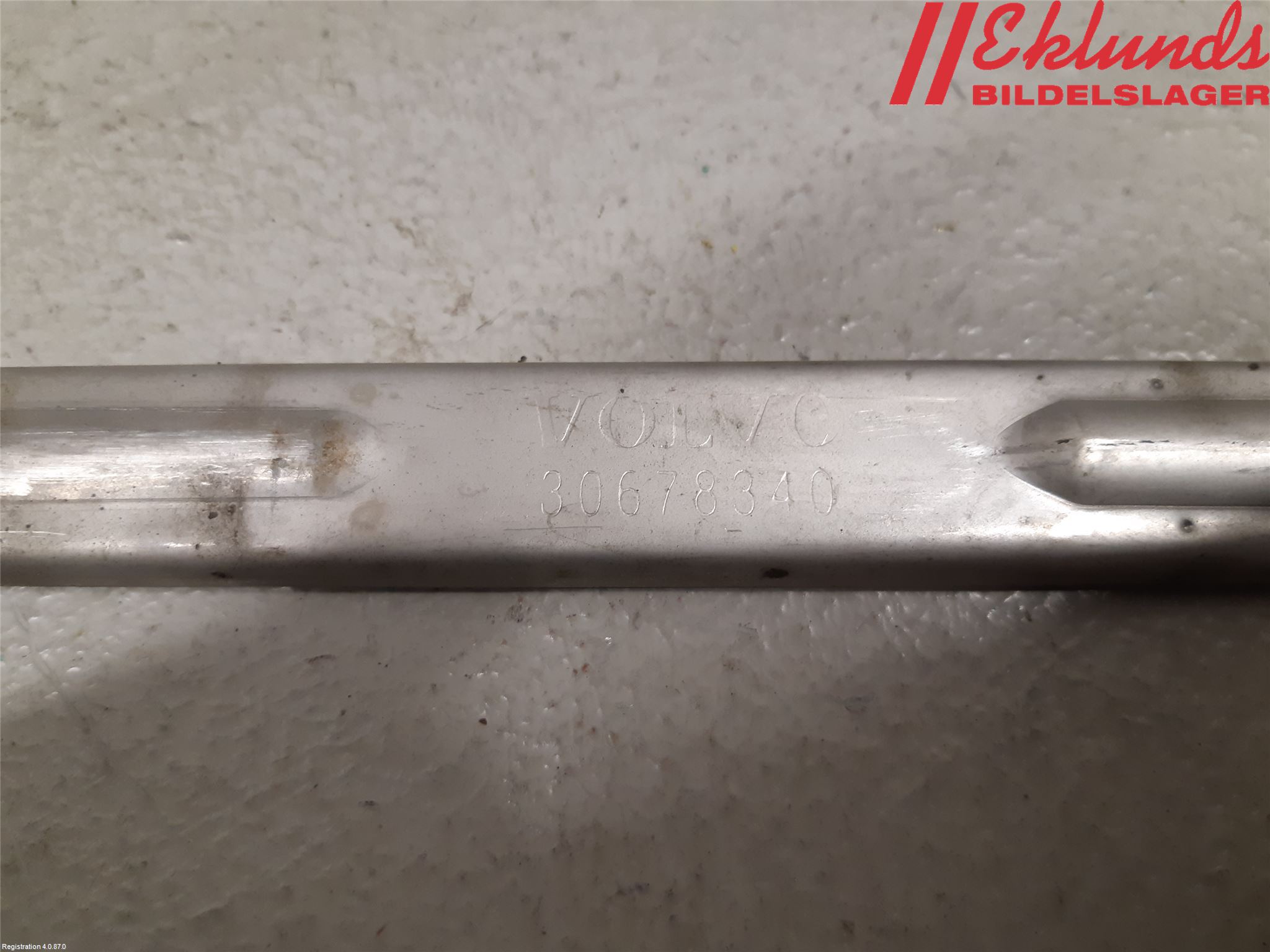 Volvo V70 08-13 Strålkast Fästsarg