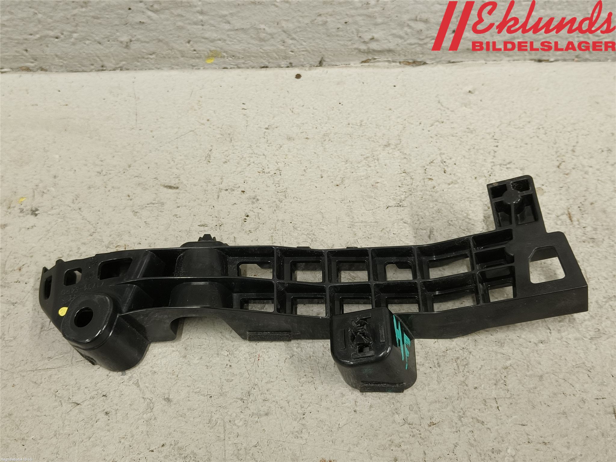 Suzuki VITARA 15- Stötfångarfäste Fram Hö