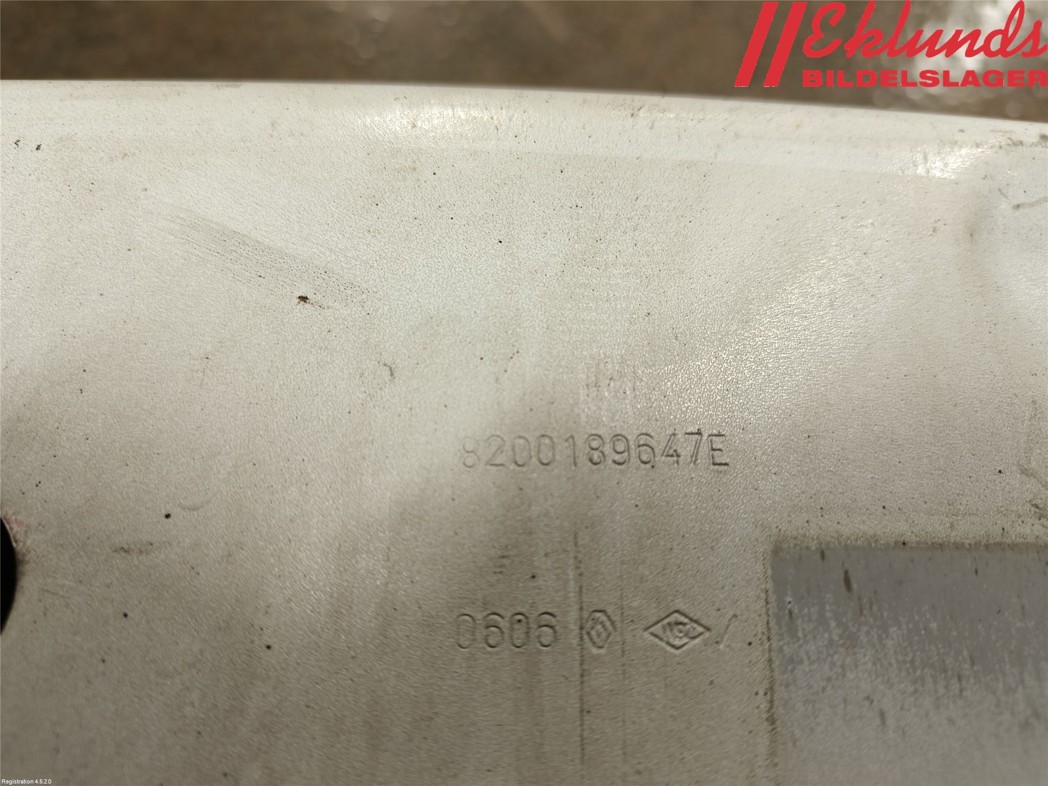 Renault MASTER III  04-10 Stötfångarbalk Fram