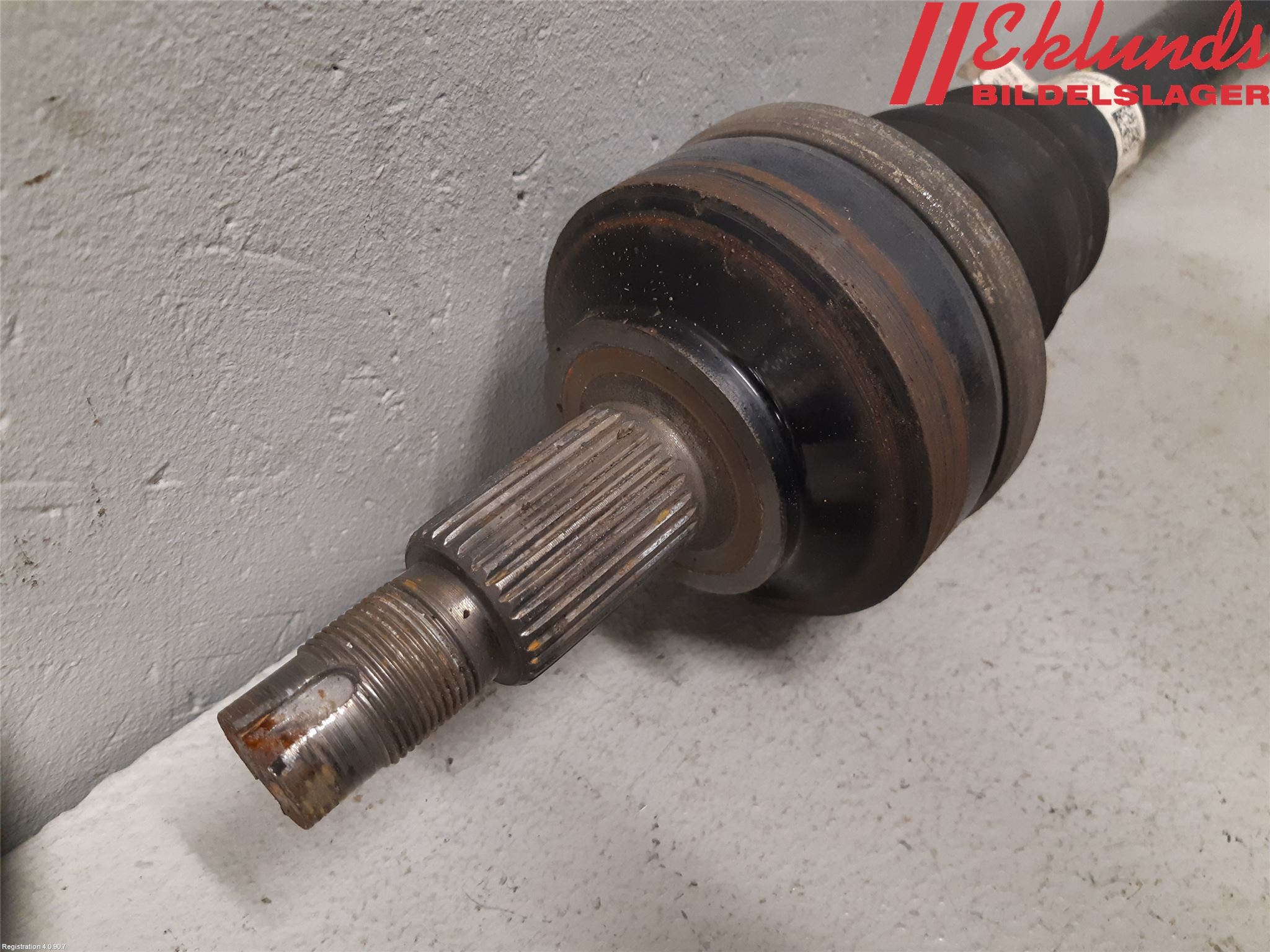 Alfa GIULIA Drivaxel Bak Vänster