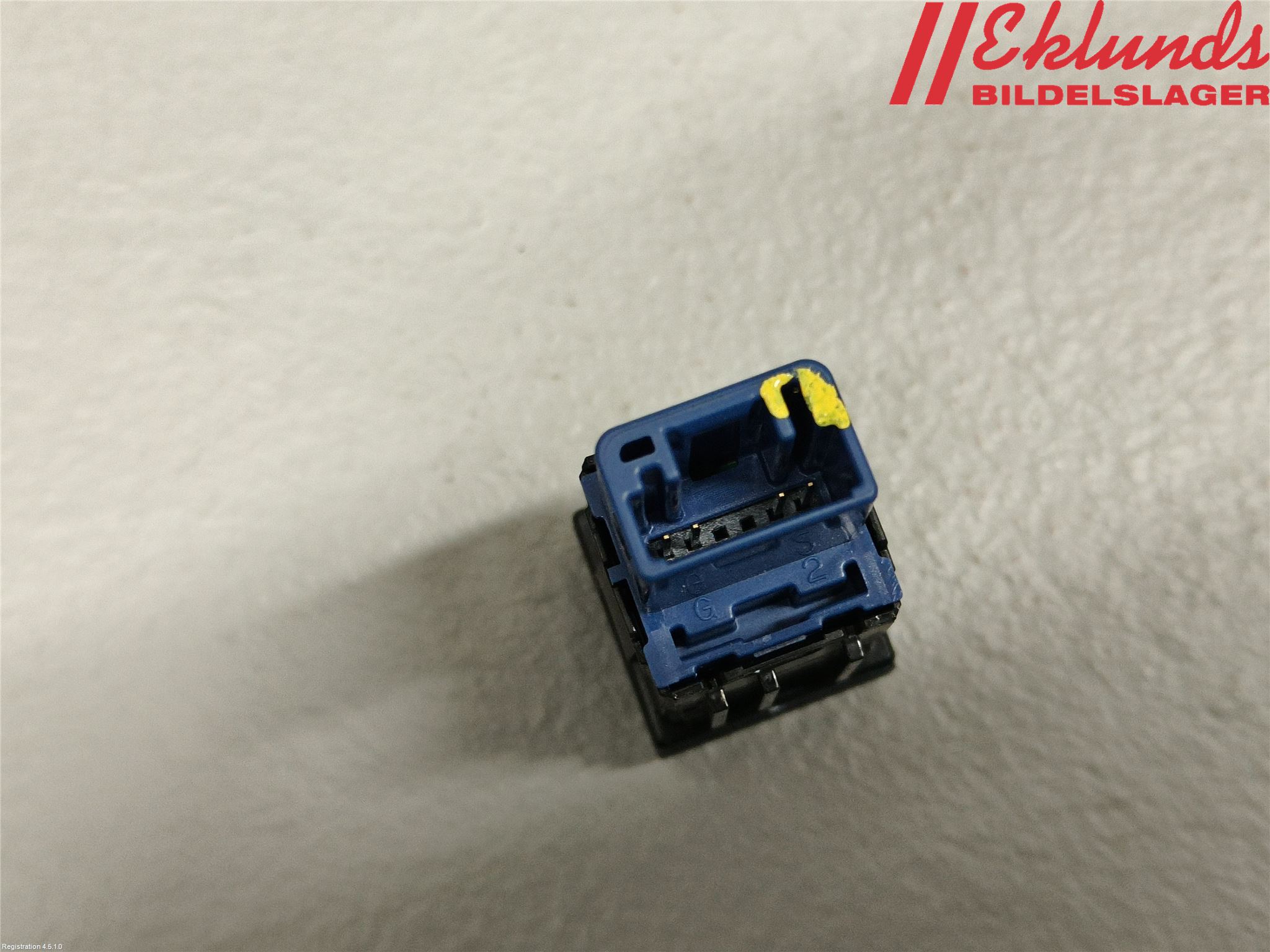 Toyota COROLLA 19- Strömställare Baklucka