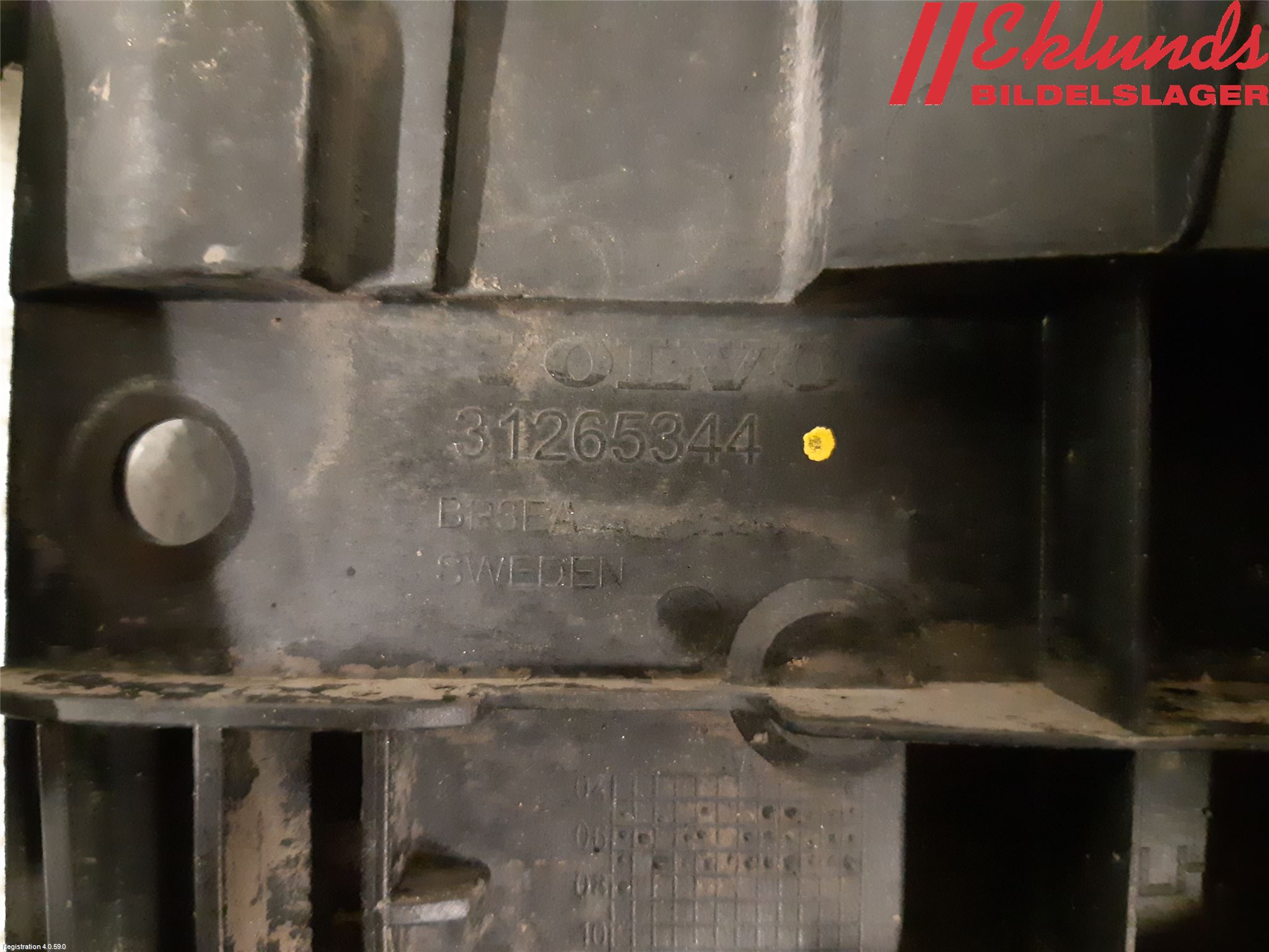 Volvo V70 08-13 Stötfångarfäste Fram Vä