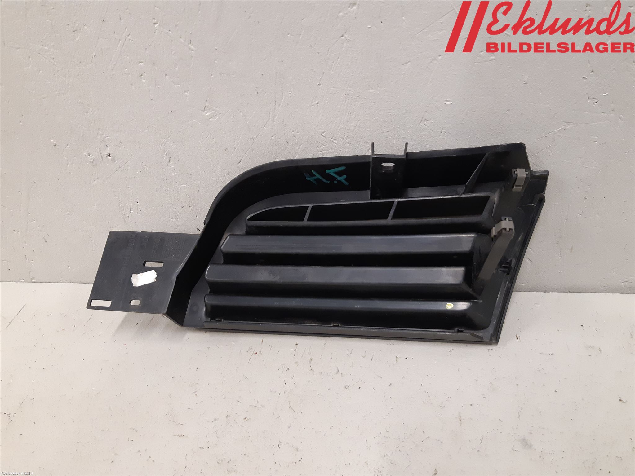 Mitsubishi CARISMA 00-04 Grilldel Höger