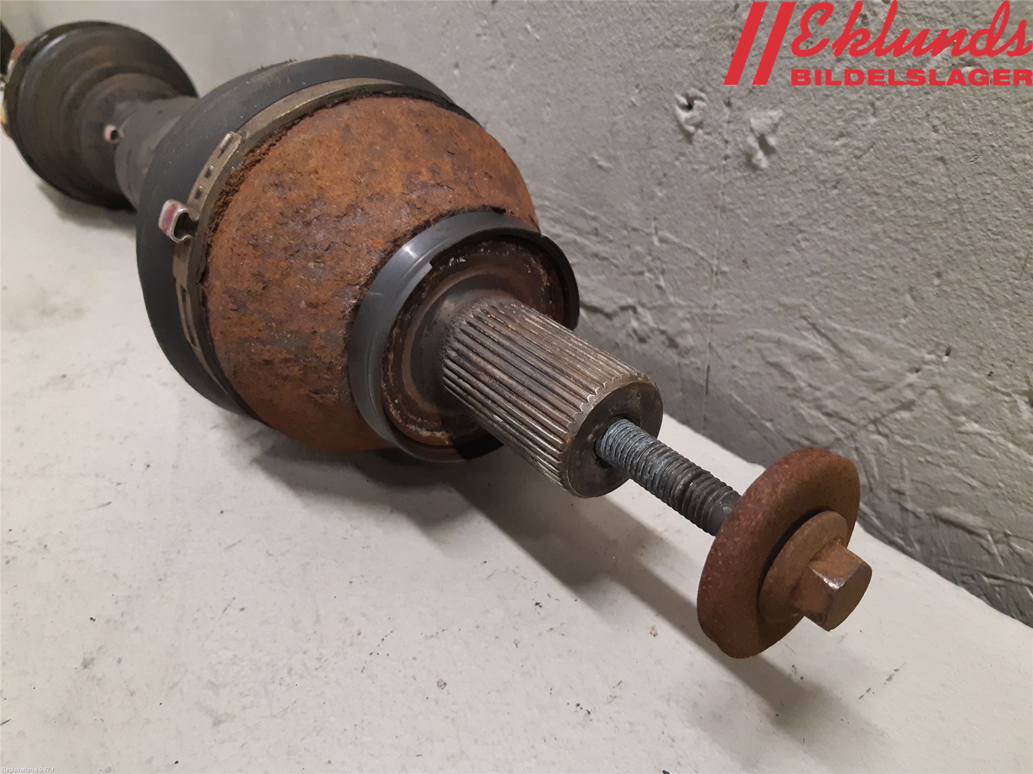 Volvo V70 08-13 Drivaxel Fram Vänster