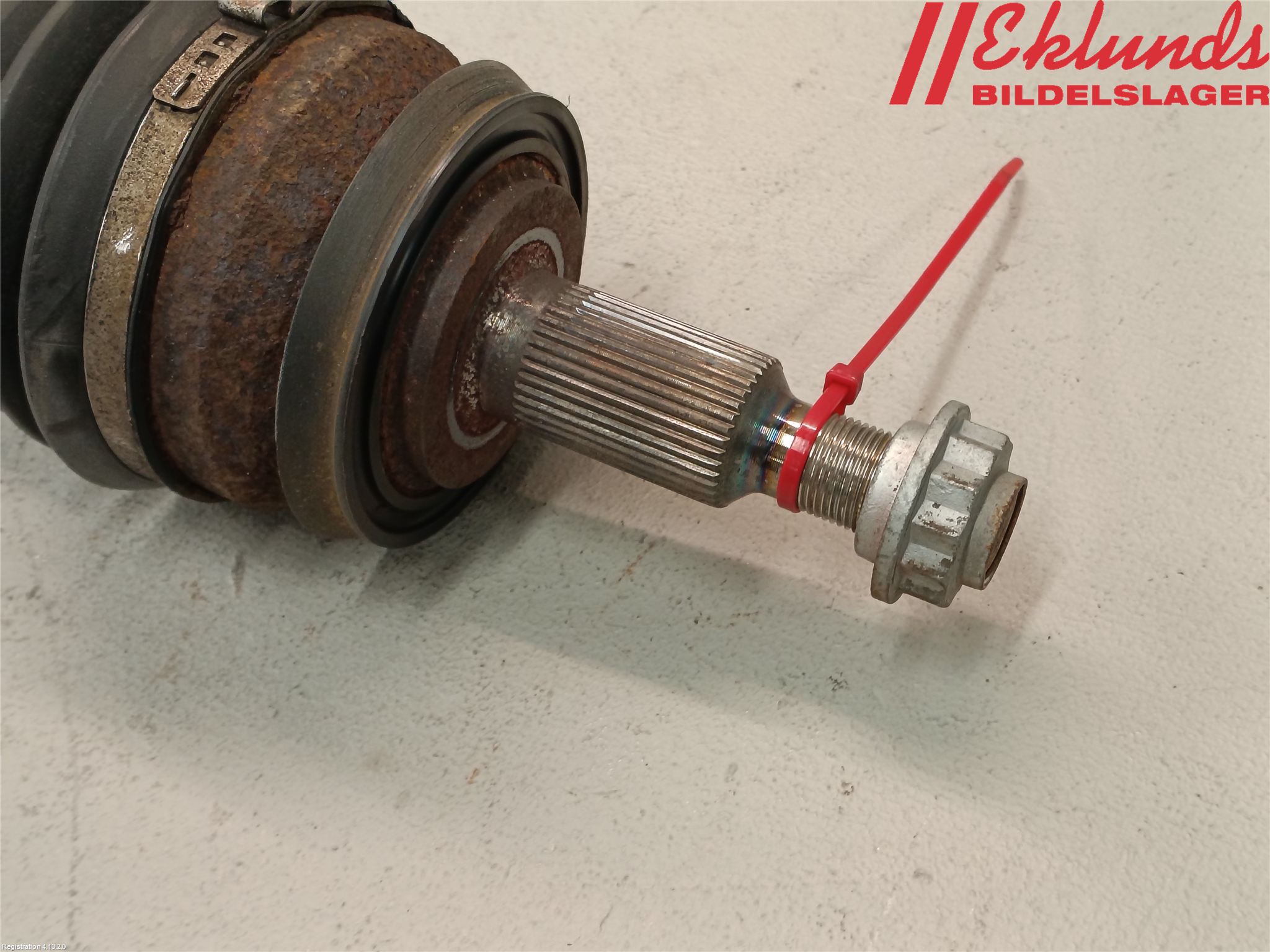 Volkswagen VW TRANSP/CARAVELLE (T5) 04-15 Drivaxel Fram Vänster