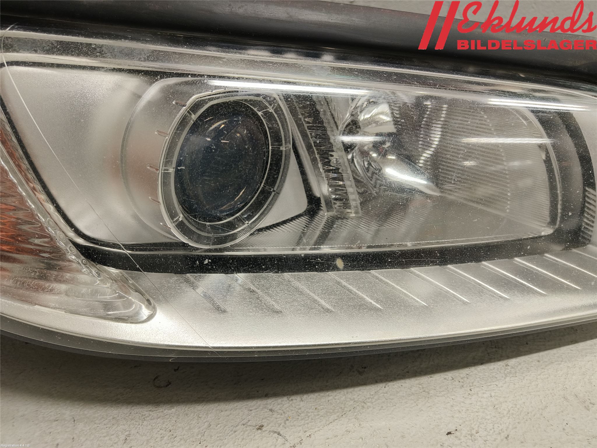Volvo V70 08-13 Strålkastare Höger