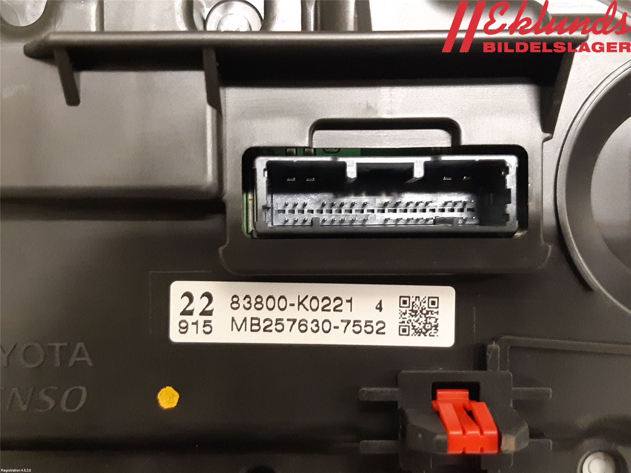 Toyota YARIS XP21 20- Instrument Komb