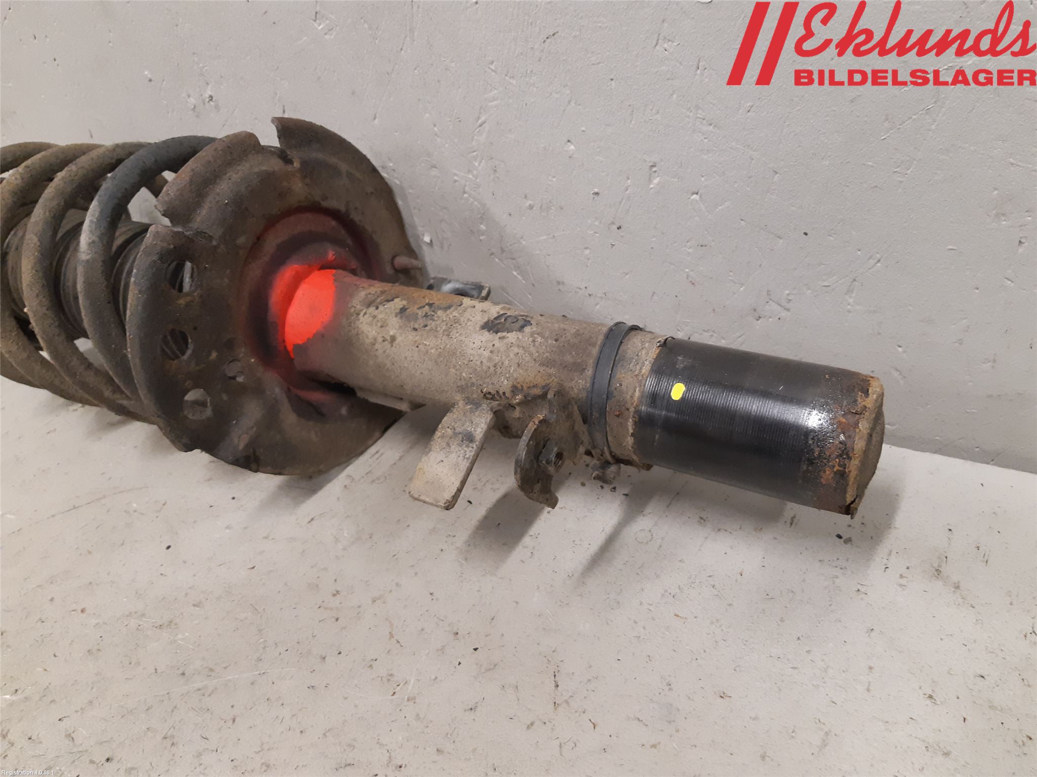 Ford FOCUS 15-18 Fjäderben Fram Vänster