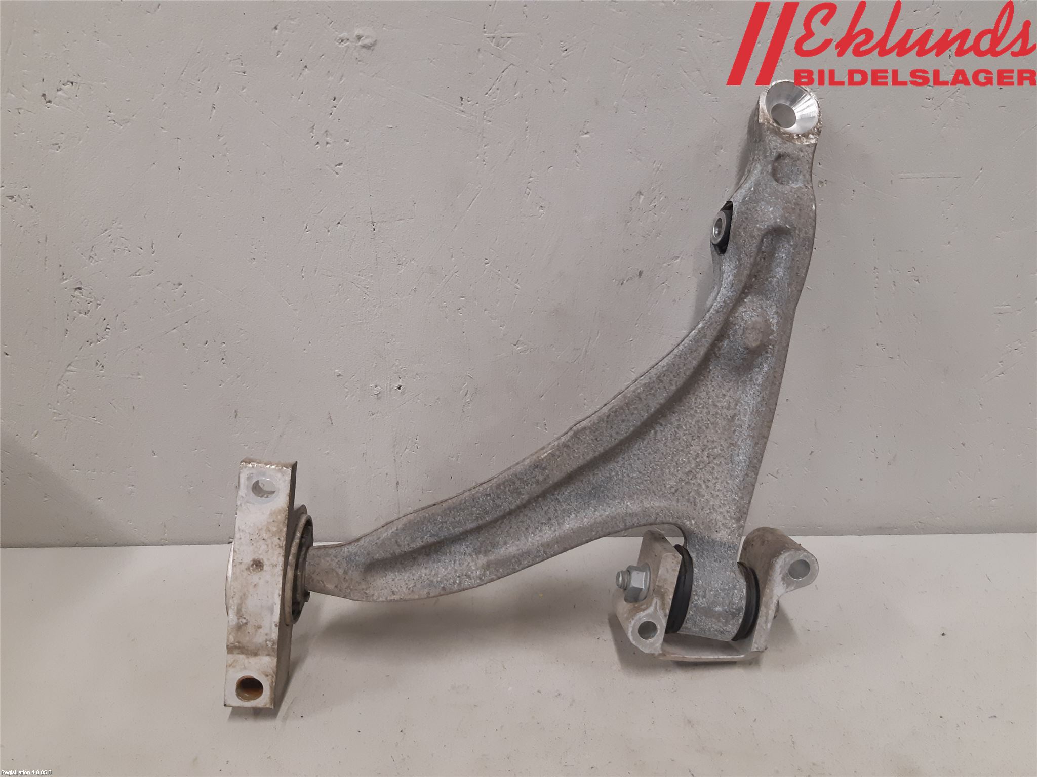 Volvo V90 17->> Bärarm Fram Undre Hö