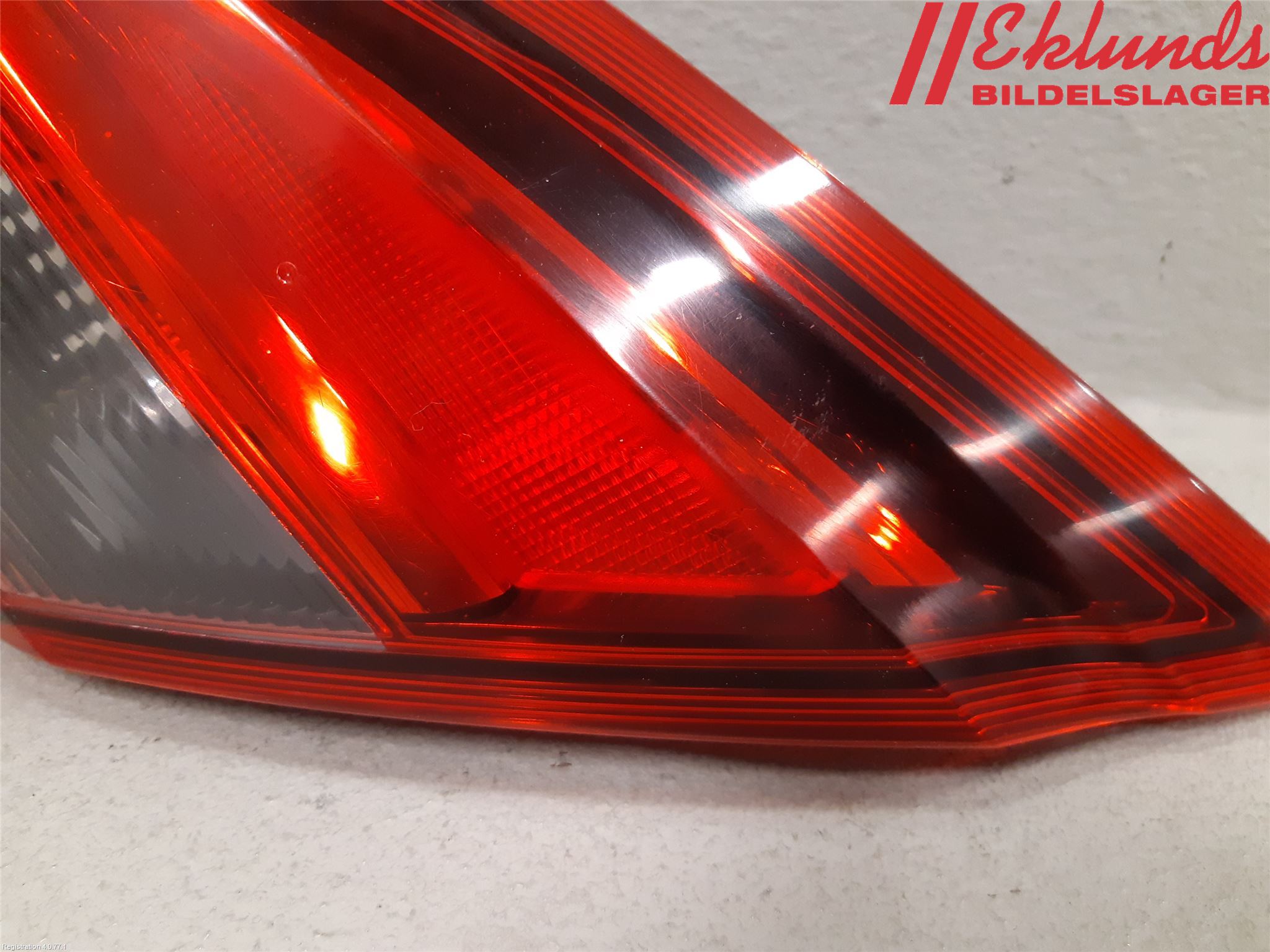 Opel CORSA E 15-19 Bakljus Lucka Hö