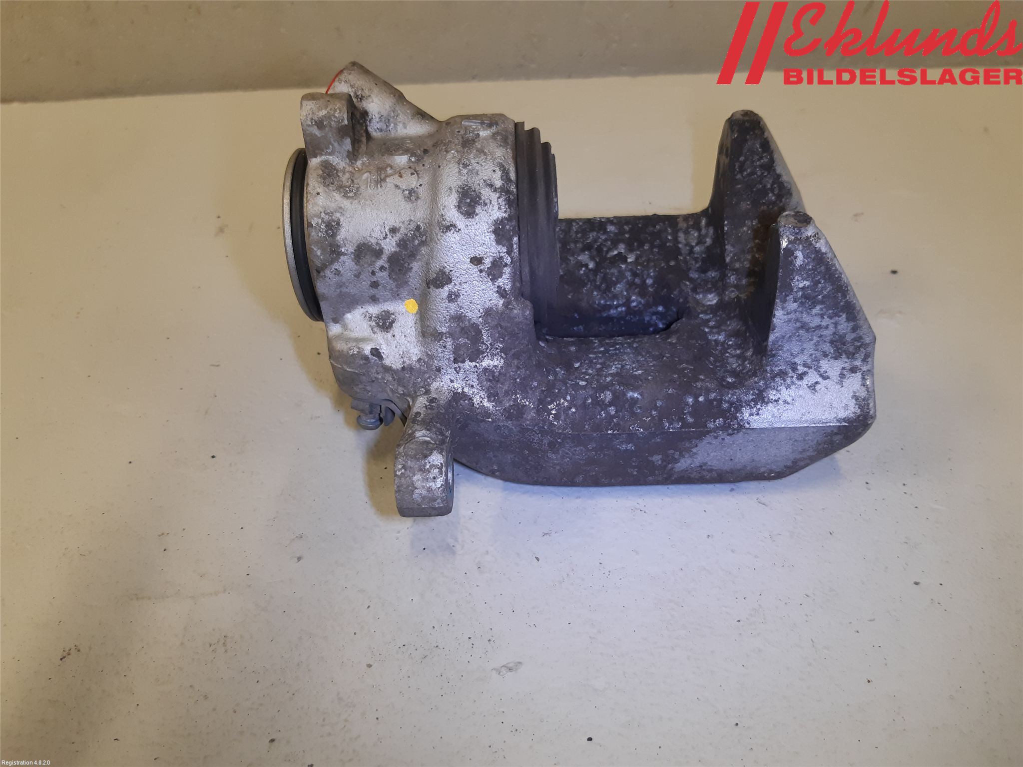BMW 5 G30/G31/F90 17-23 Bromsok Bak Vänster